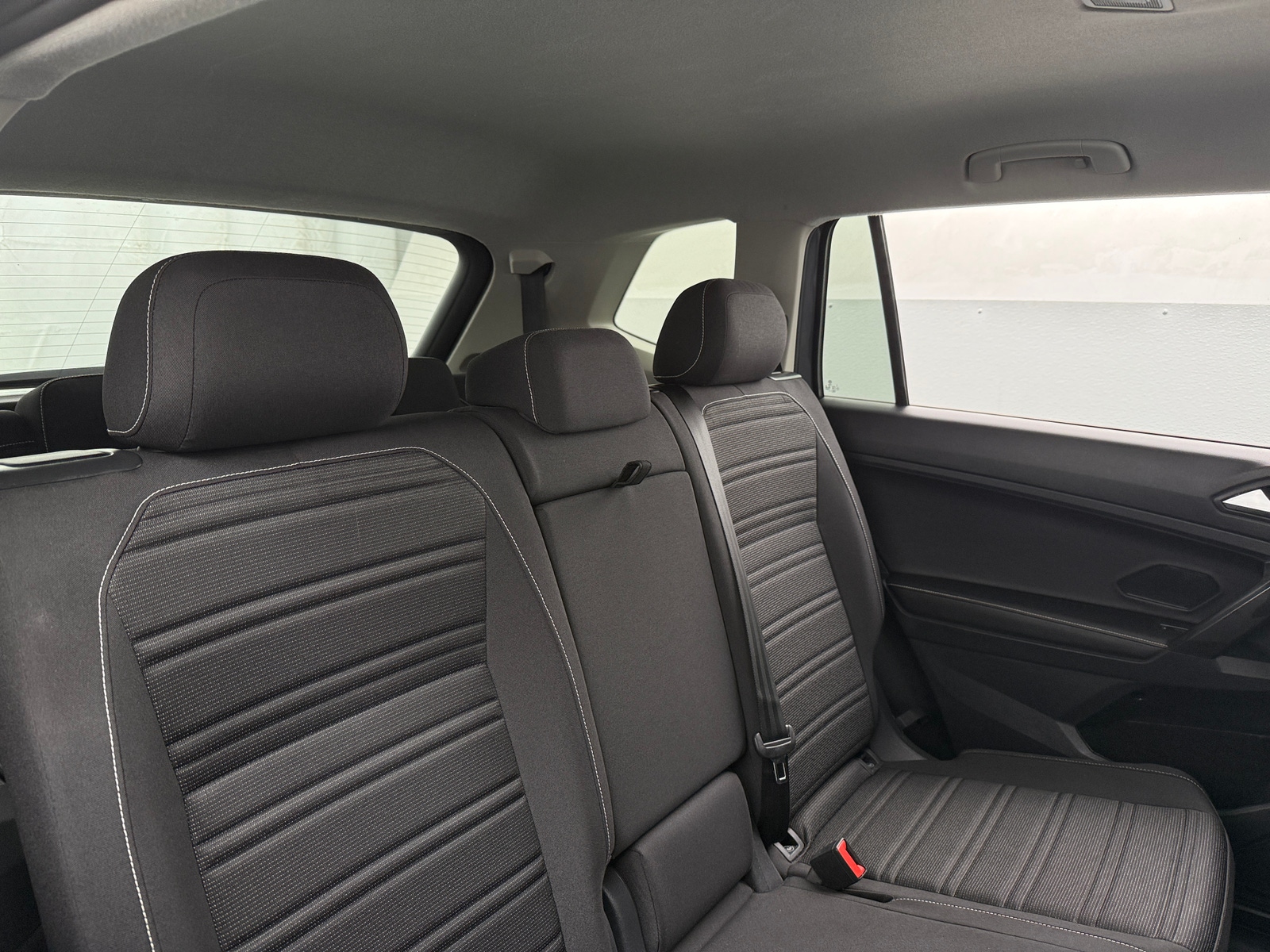 Thumbnail: 2024 Volkswagen Tiguan - 6