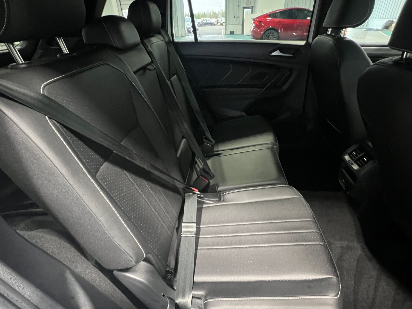 Thumbnail: 2023 Volkswagen Tiguan - 5