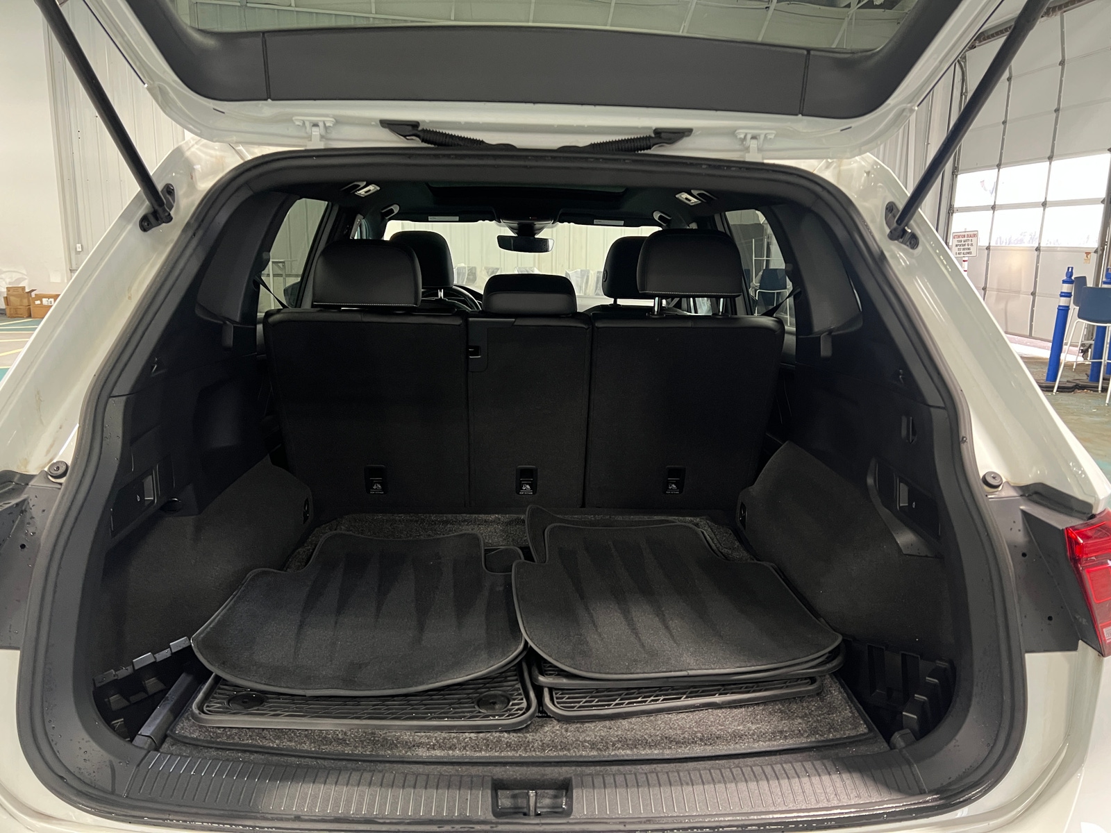 Thumbnail: 2023 Volkswagen Tiguan - 6