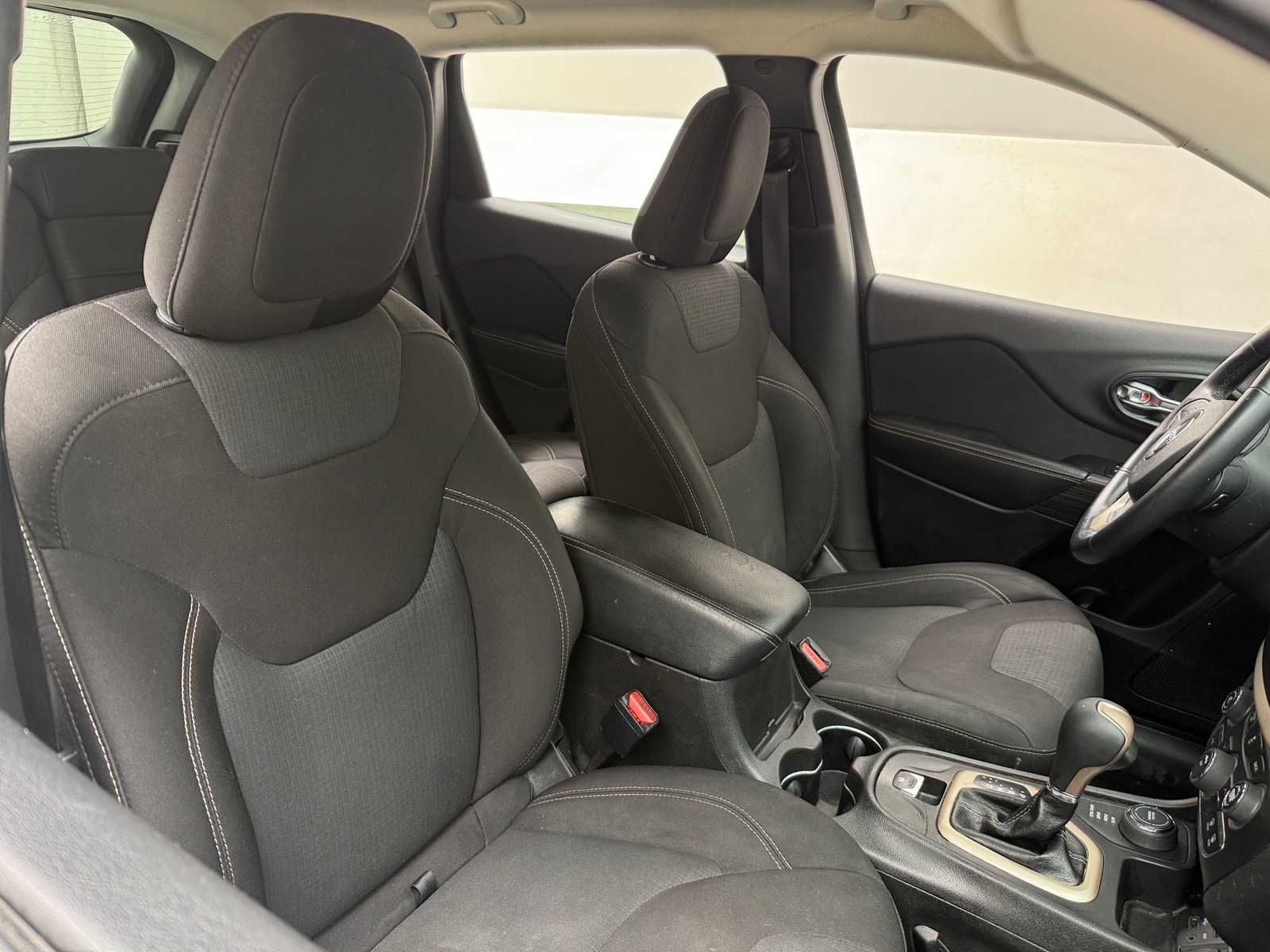 Thumbnail: 2015 Jeep Cherokee - 2