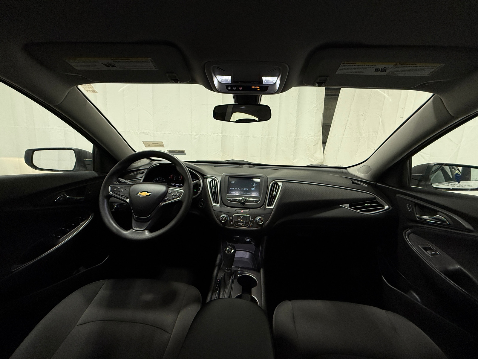 Thumbnail: 2018 Chevrolet Malibu - 3