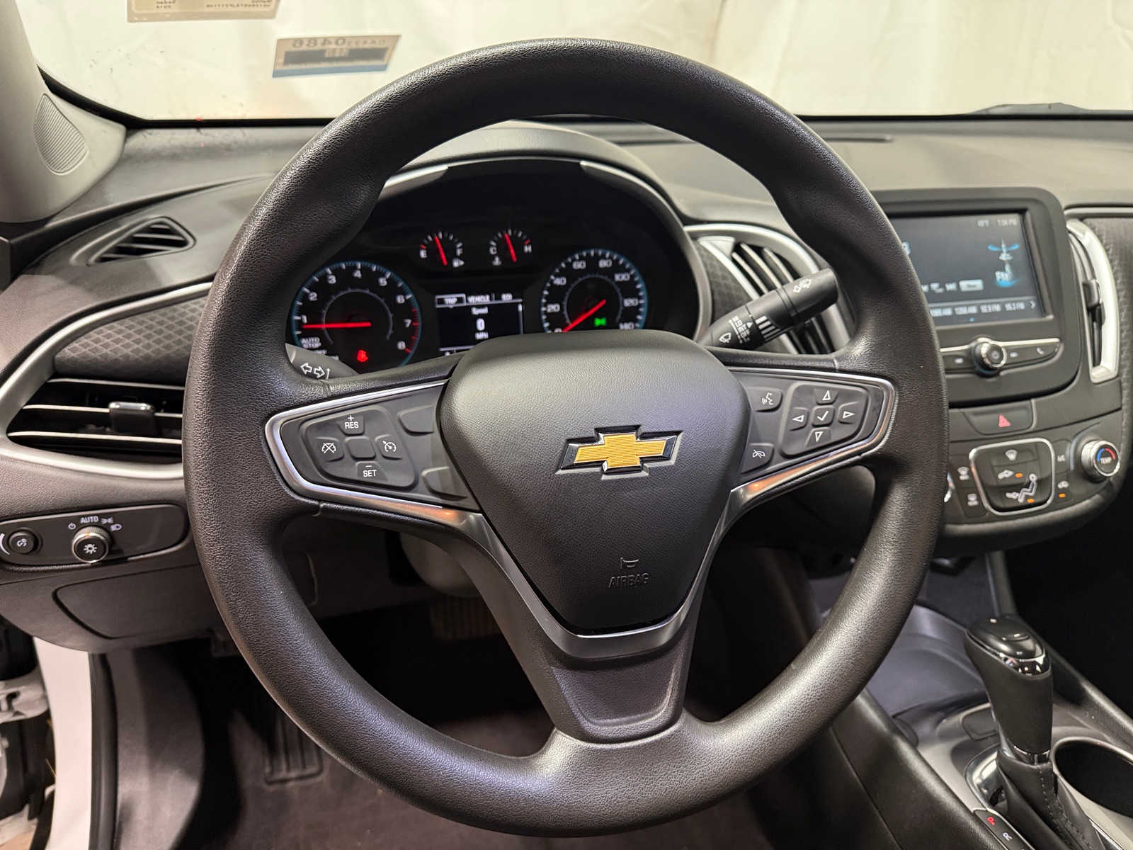 Thumbnail: 2018 Chevrolet Malibu - 5