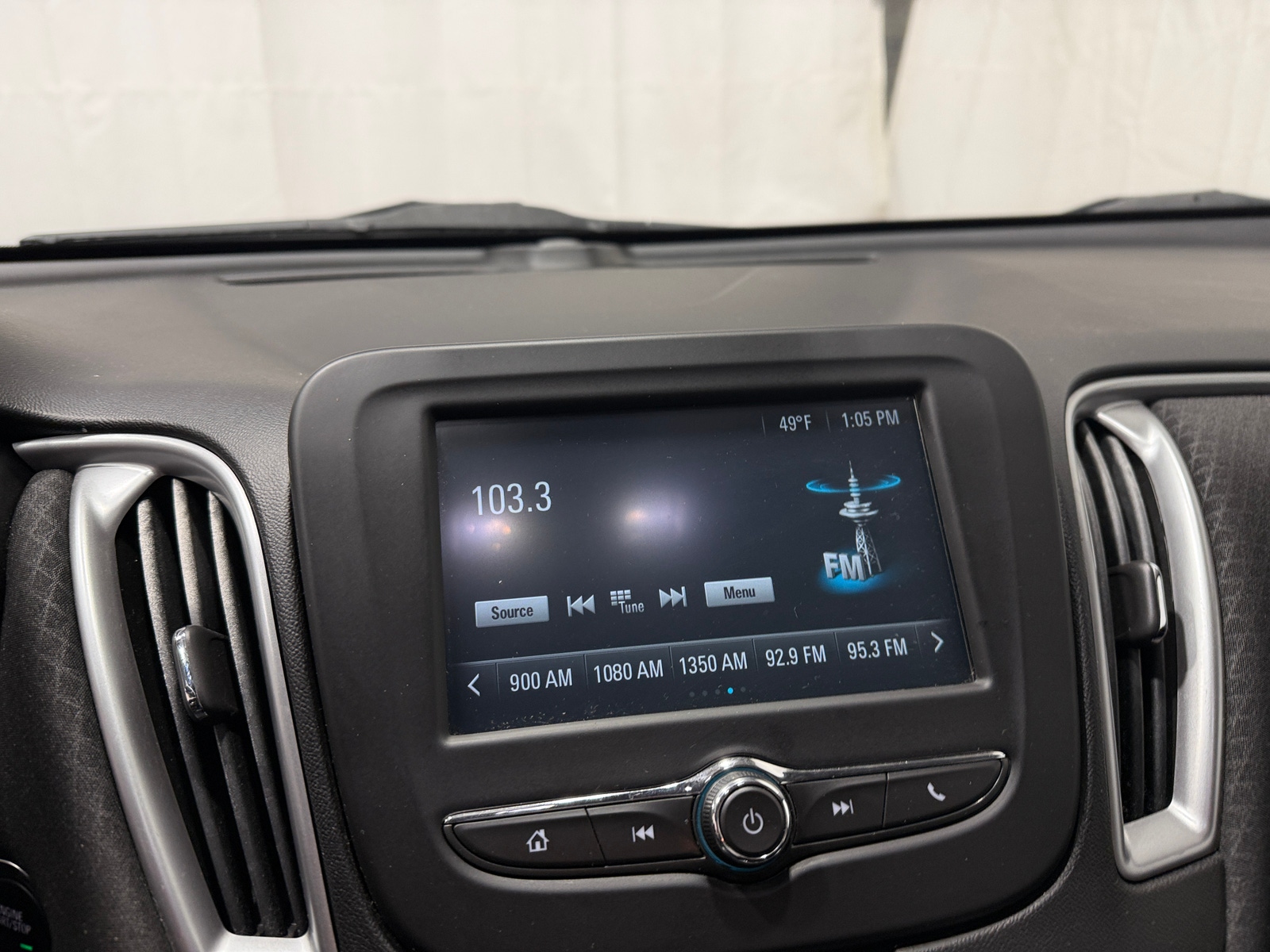 Thumbnail: 2018 Chevrolet Malibu - 4