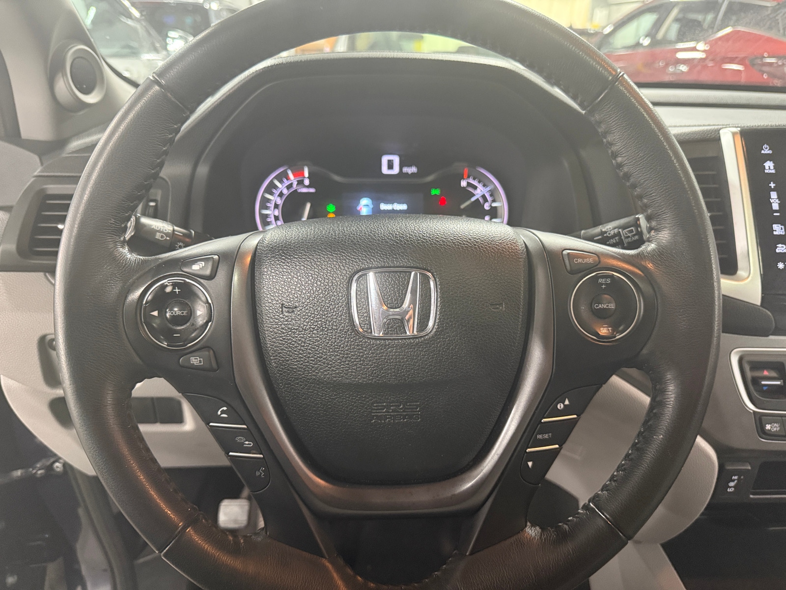 Thumbnail: 2017 Honda Pilot - 4