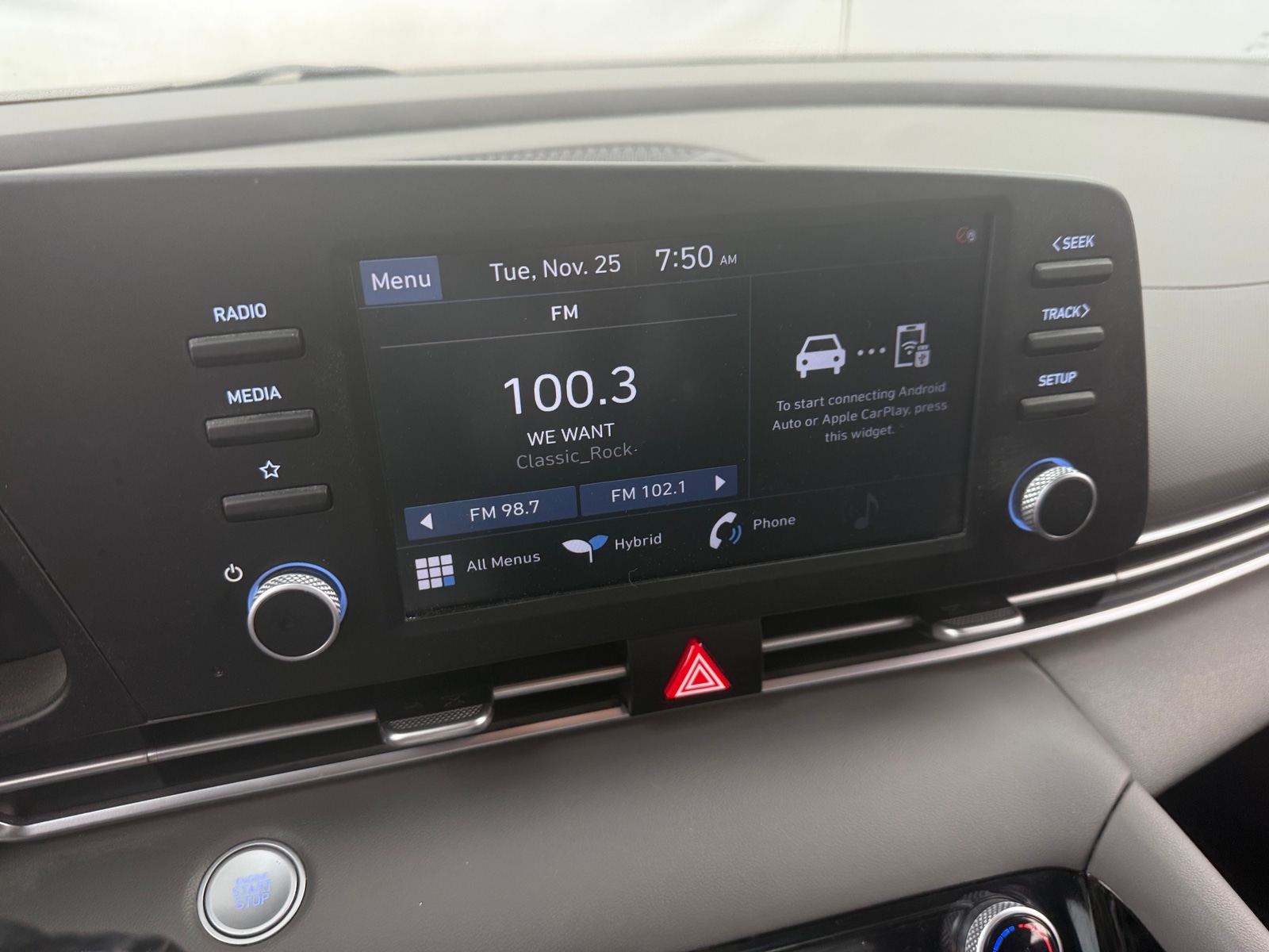 Thumbnail: 2022 Hyundai Elantra - 4