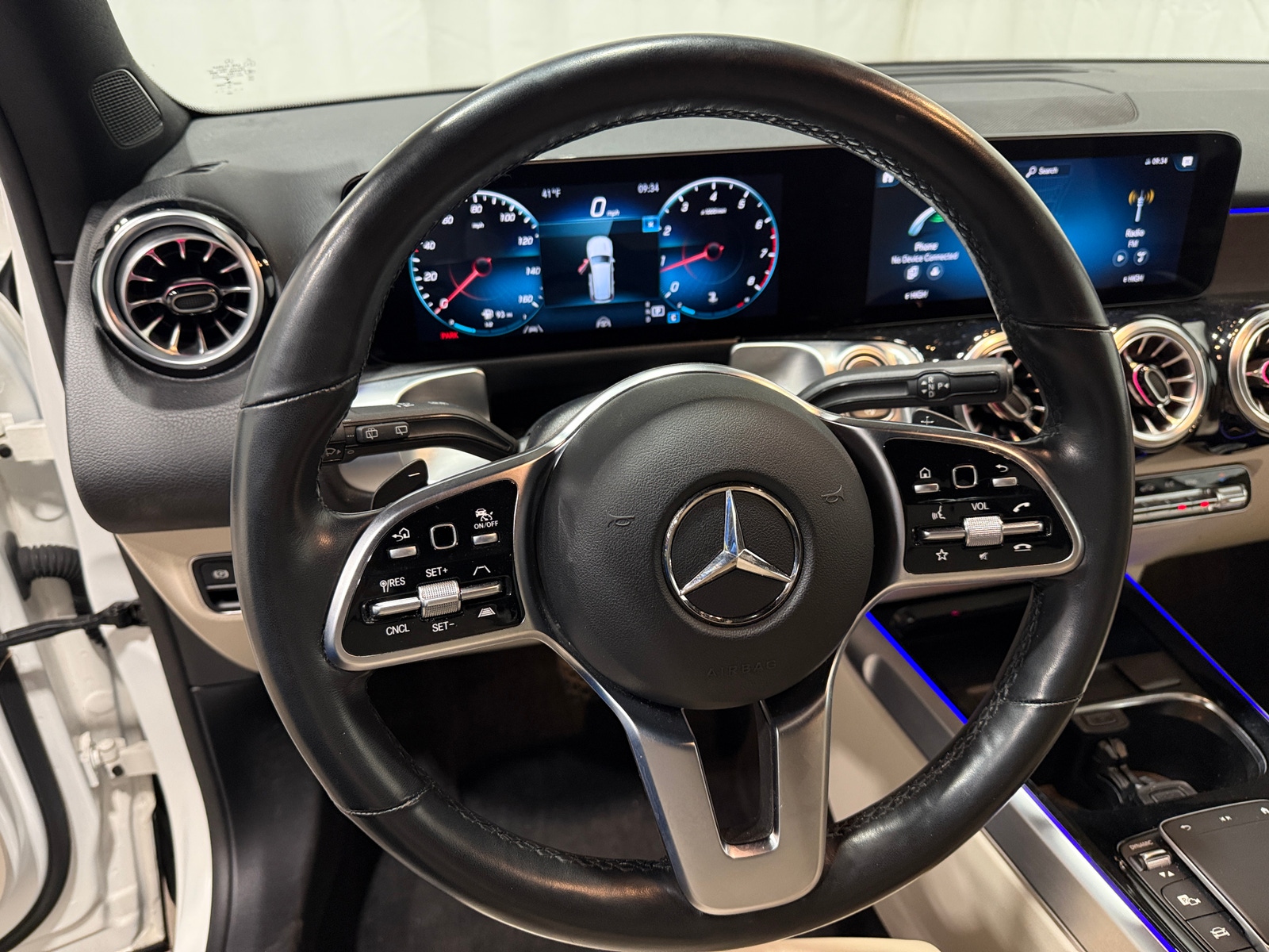 Thumbnail: 2022 Mercedes-Benz GLB - 4