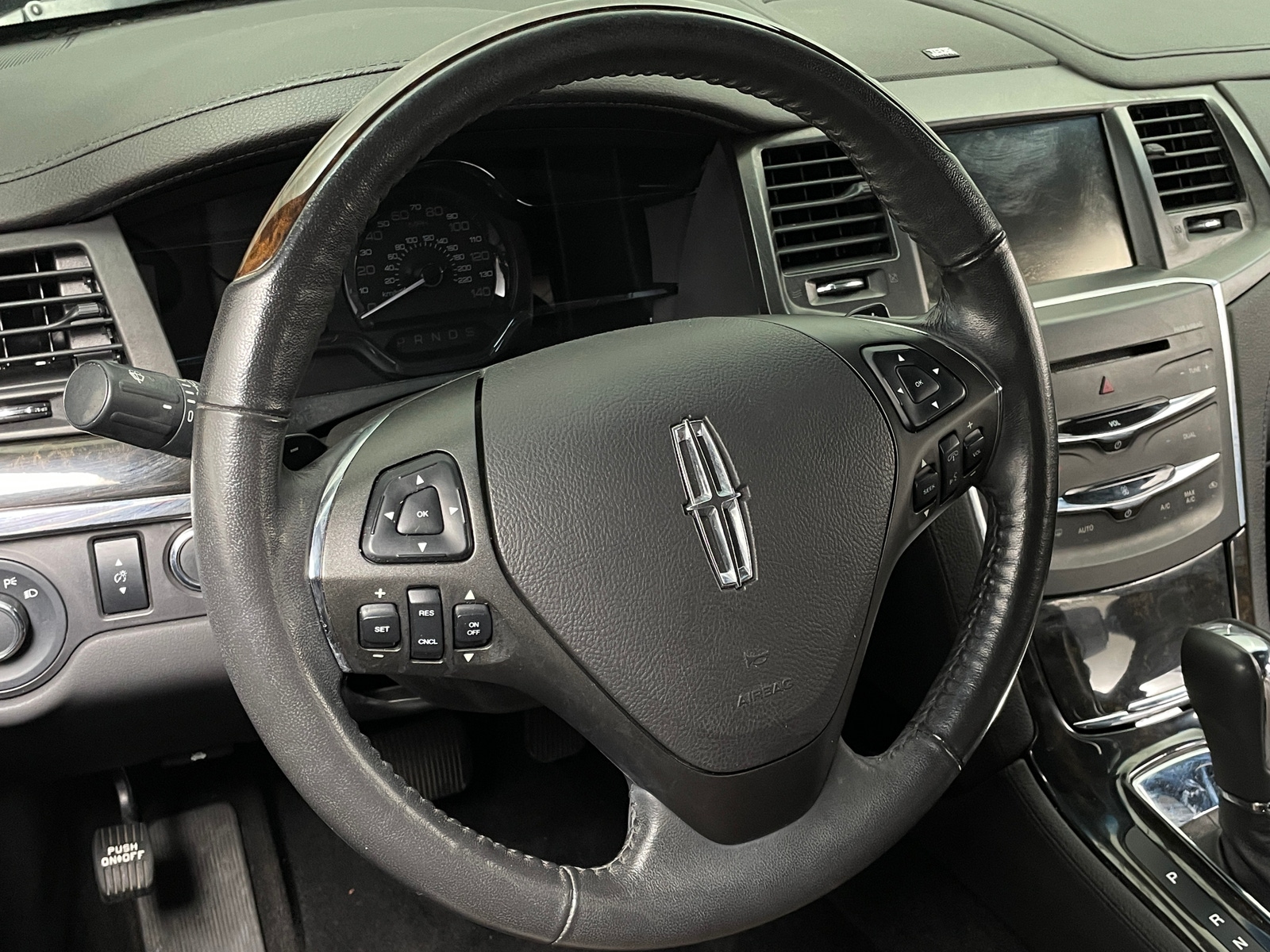 Thumbnail: 2014 Lincoln MKS - 4