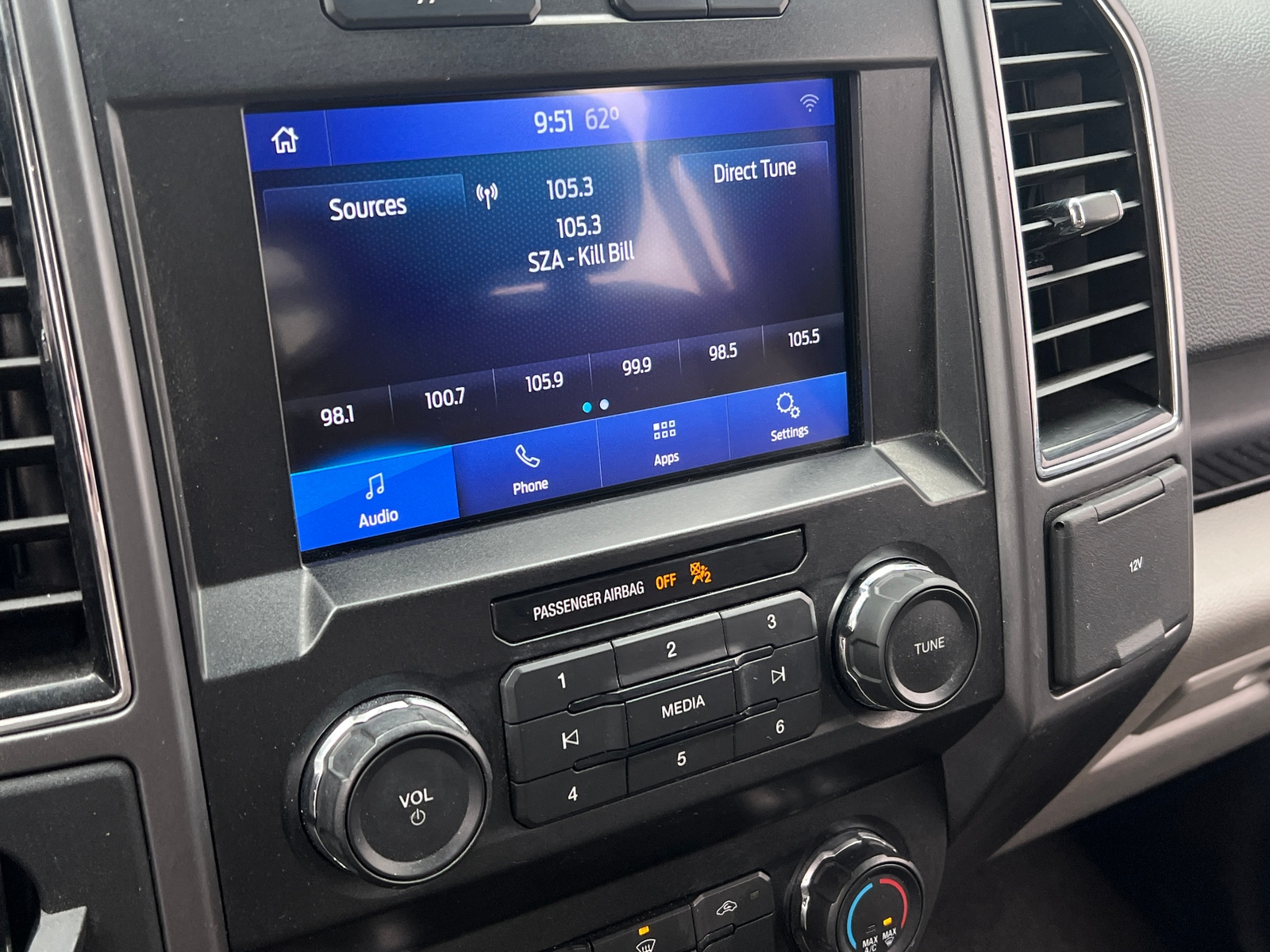 Thumbnail: 2020 Ford Econoline - 4