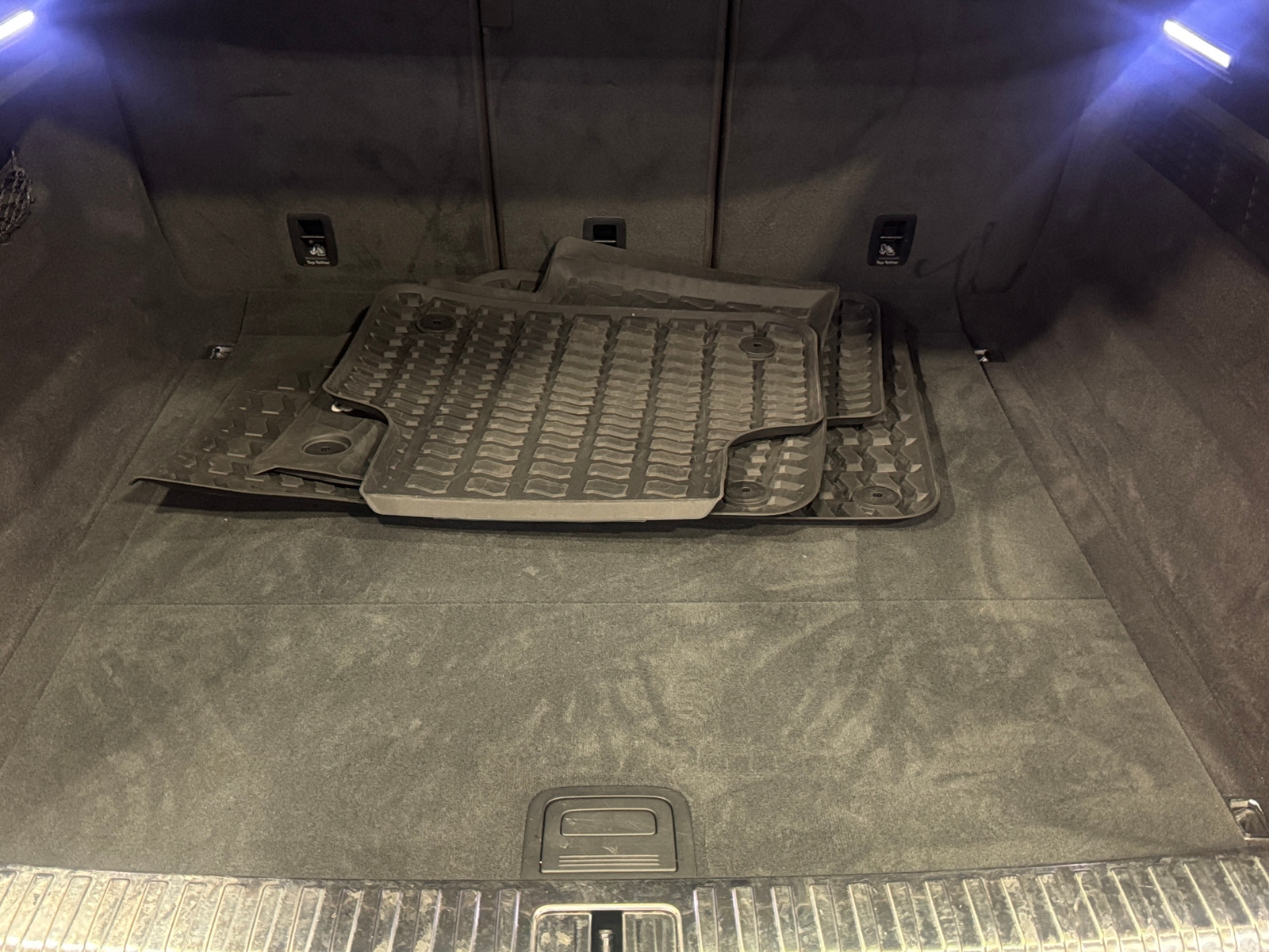 Thumbnail: 2019 Audi Q8 - 6