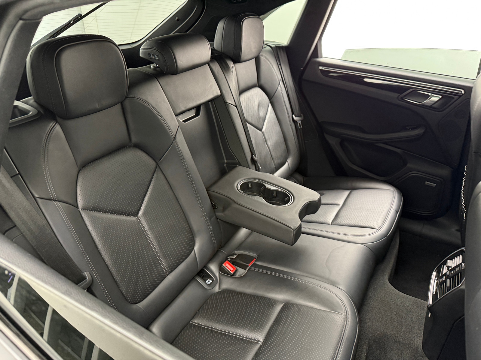 Thumbnail: 2019 Porsche Macan - 5