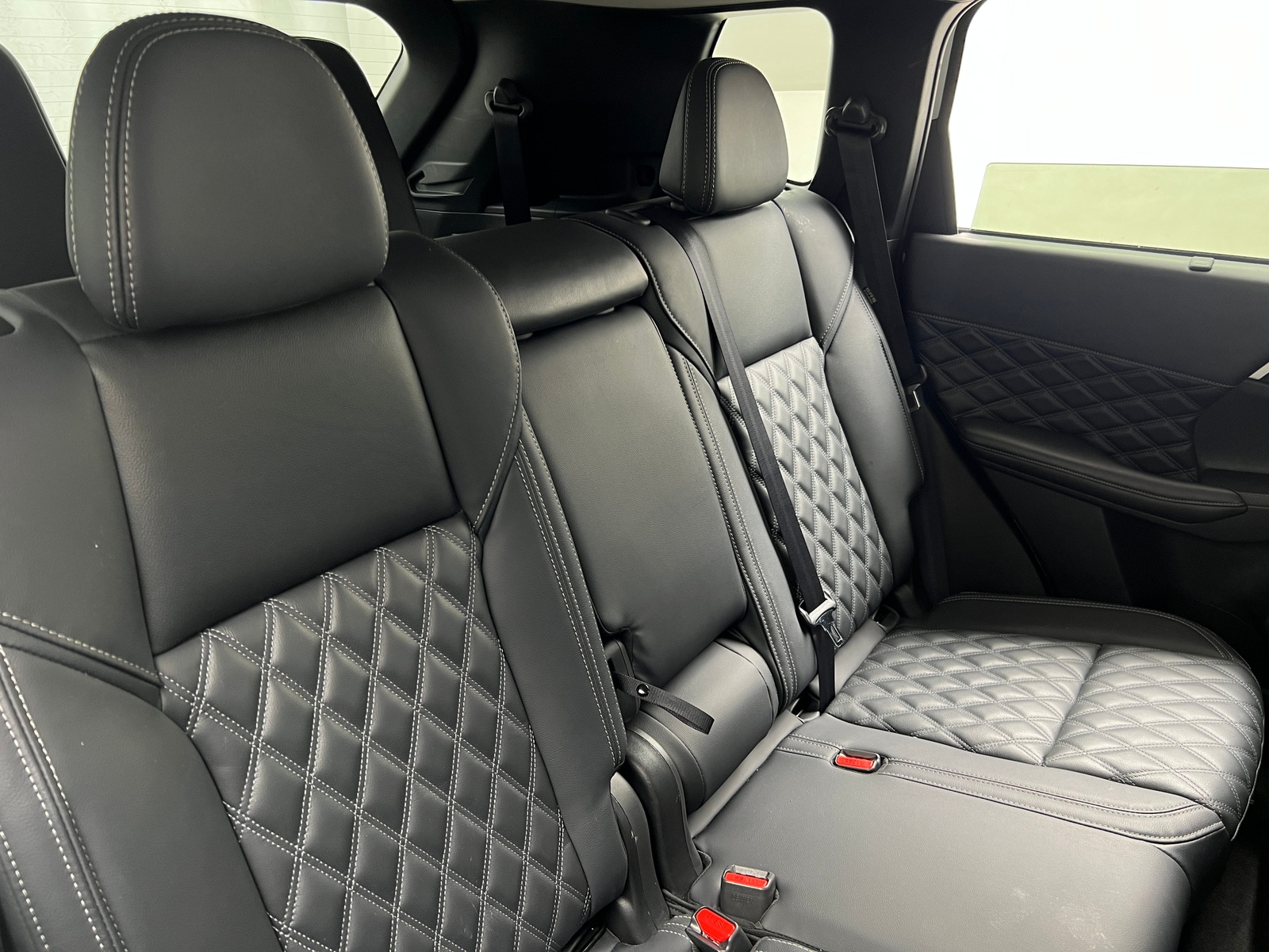 Thumbnail: 2024 Mitsubishi Outlander - 5