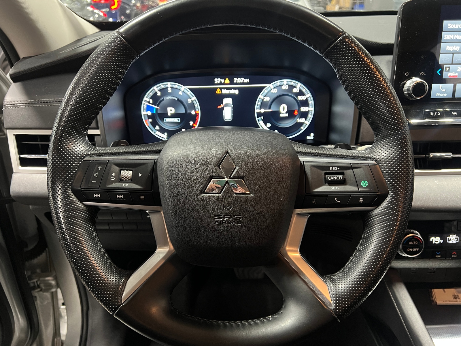 Thumbnail: 2024 Mitsubishi Outlander - 4