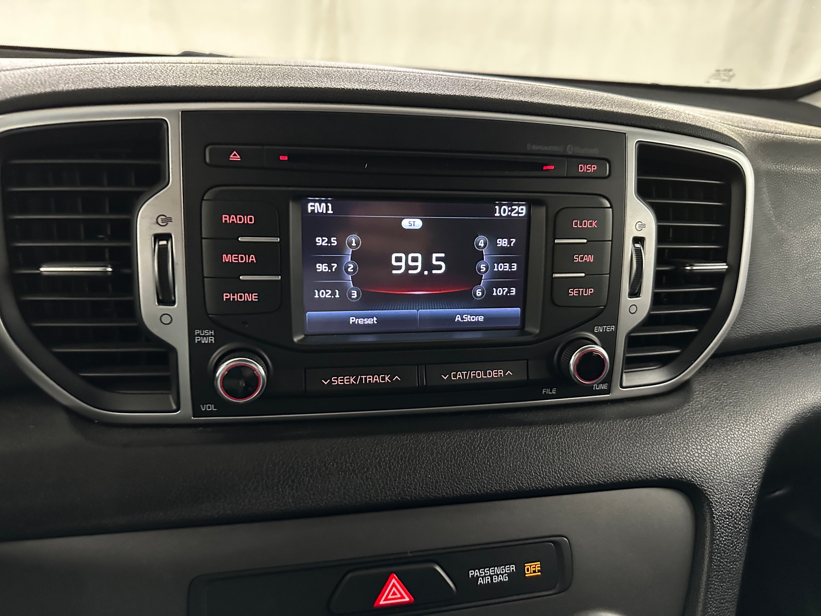 Thumbnail: 2017 Kia Sportage - 4