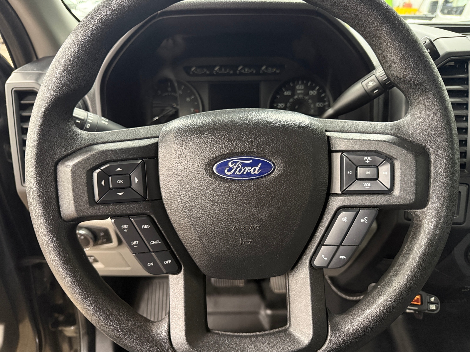 Thumbnail: 2019 Ford Econoline - 5