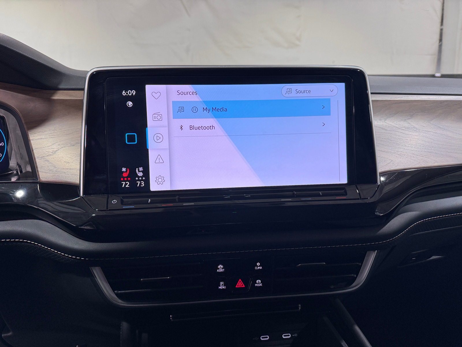 Thumbnail: 2025 Volkswagen Atlas - 3