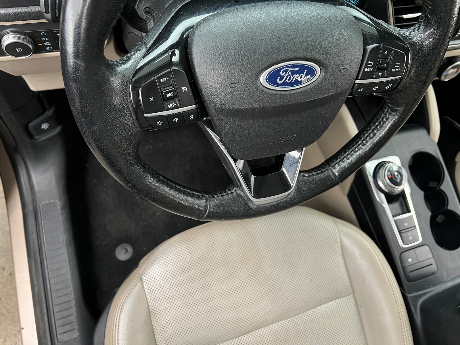 Thumbnail: 2021 Ford Escape - 4