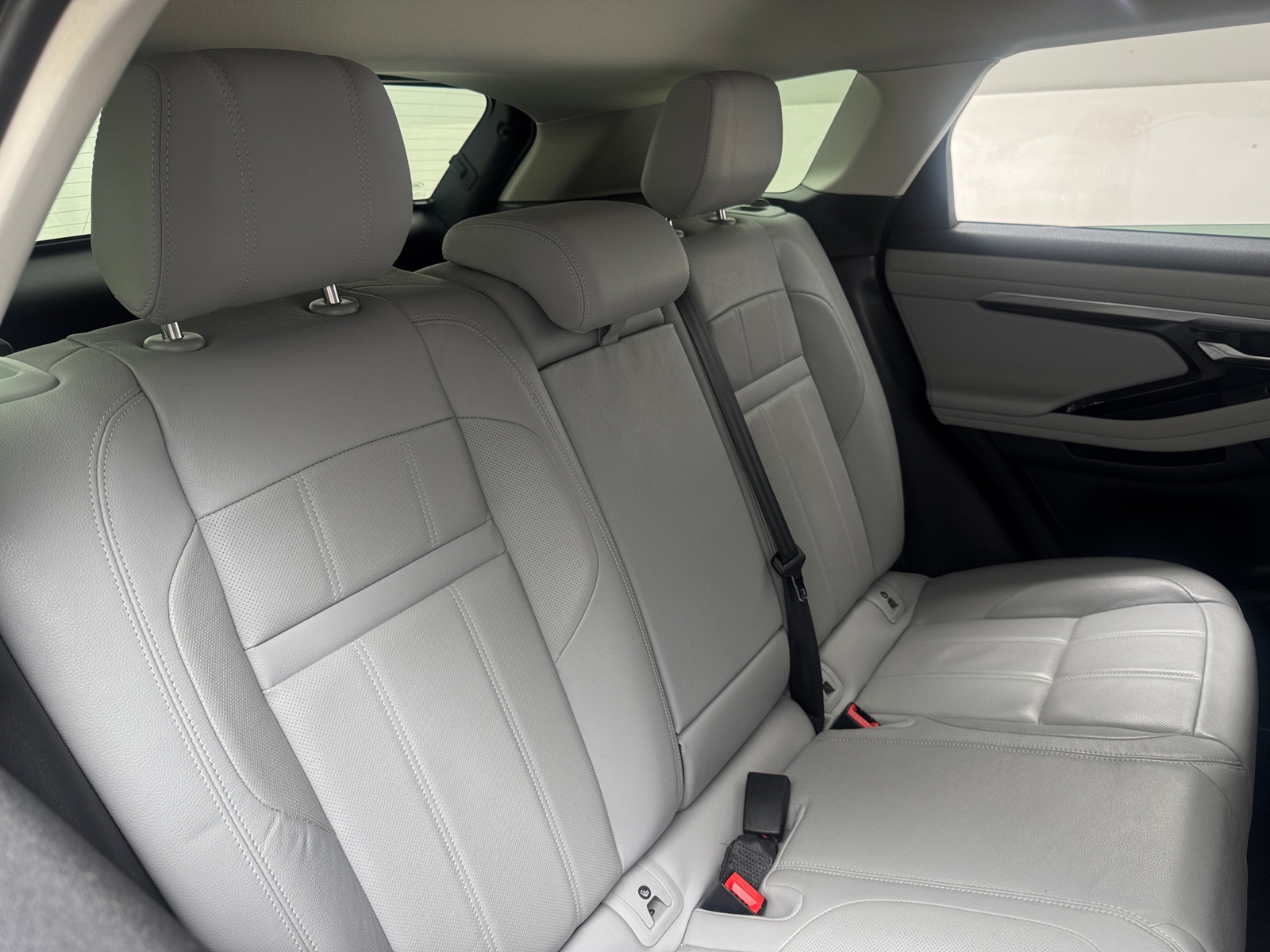 Thumbnail: 2020 Land Rover Range Rover Evoque - 5