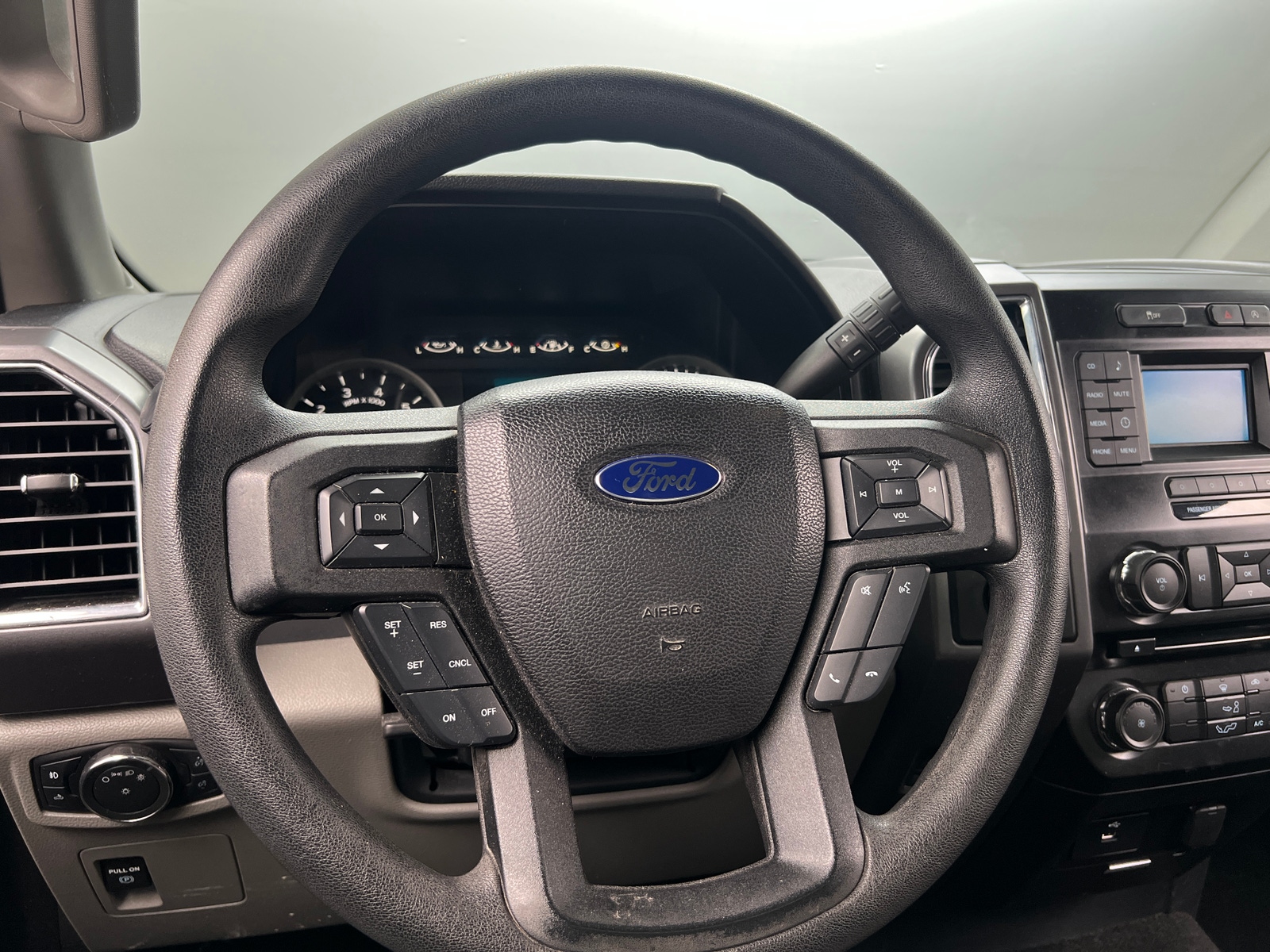 Thumbnail: 2016 Ford Econoline - 5