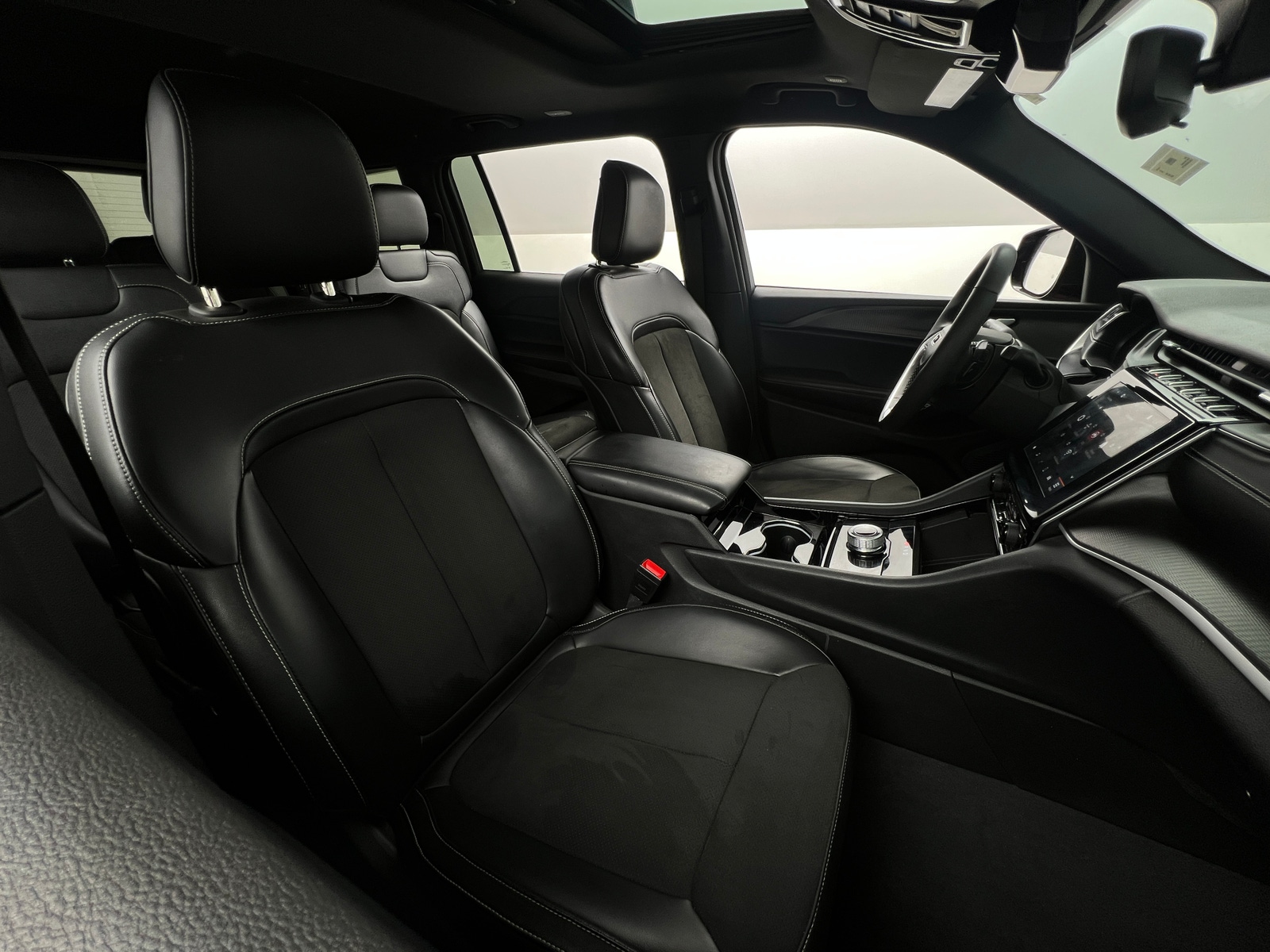 Thumbnail: 2023 Jeep Grand Cherokee L - 2