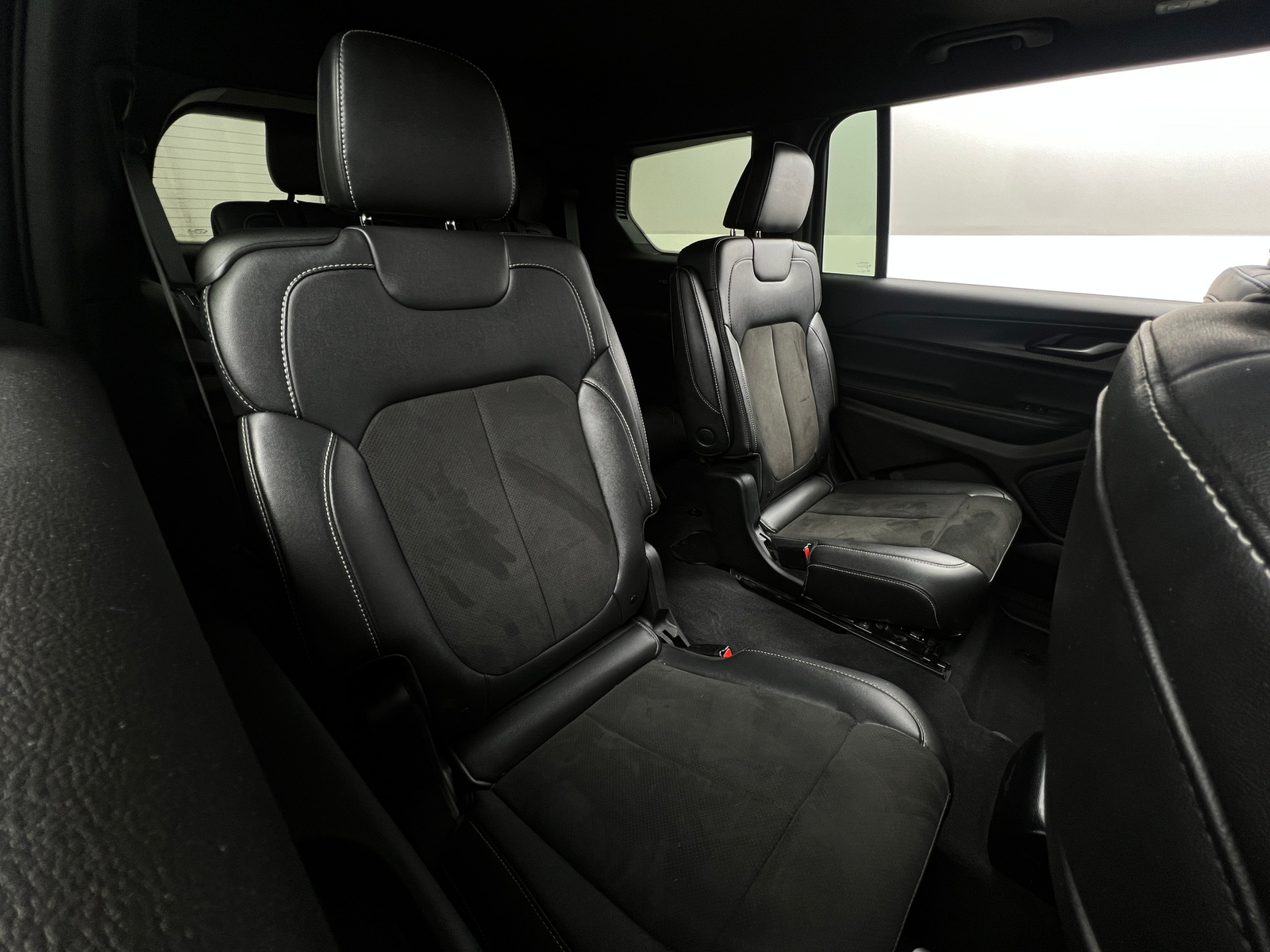 Thumbnail: 2023 Jeep Grand Cherokee L - 6