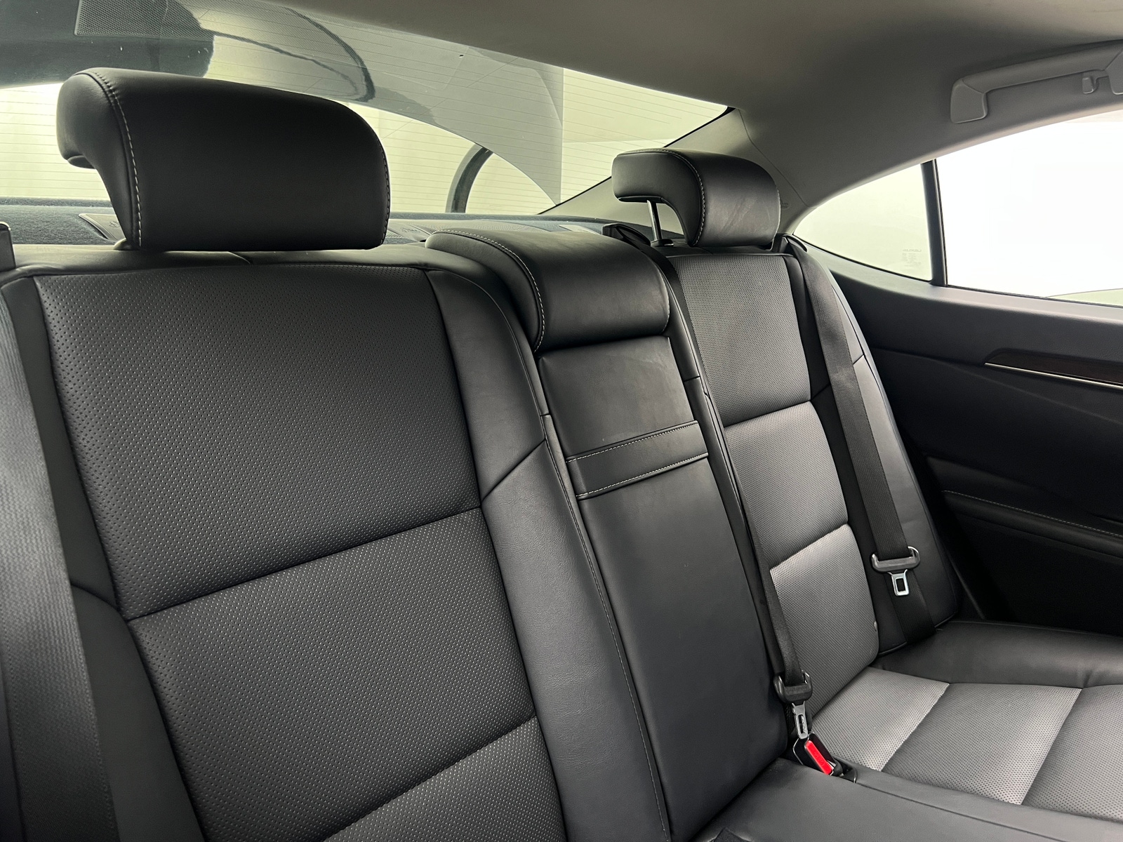 Thumbnail: 2015 Lexus ES - 5