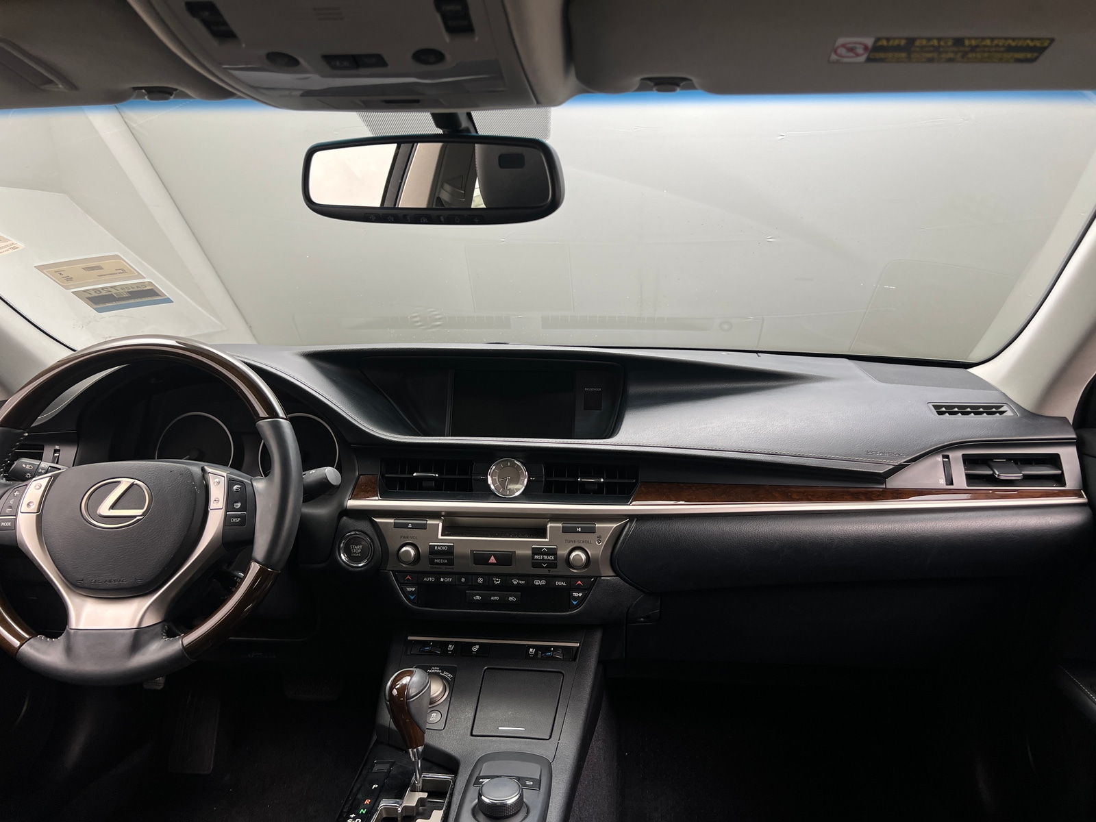 Thumbnail: 2015 Lexus ES - 2