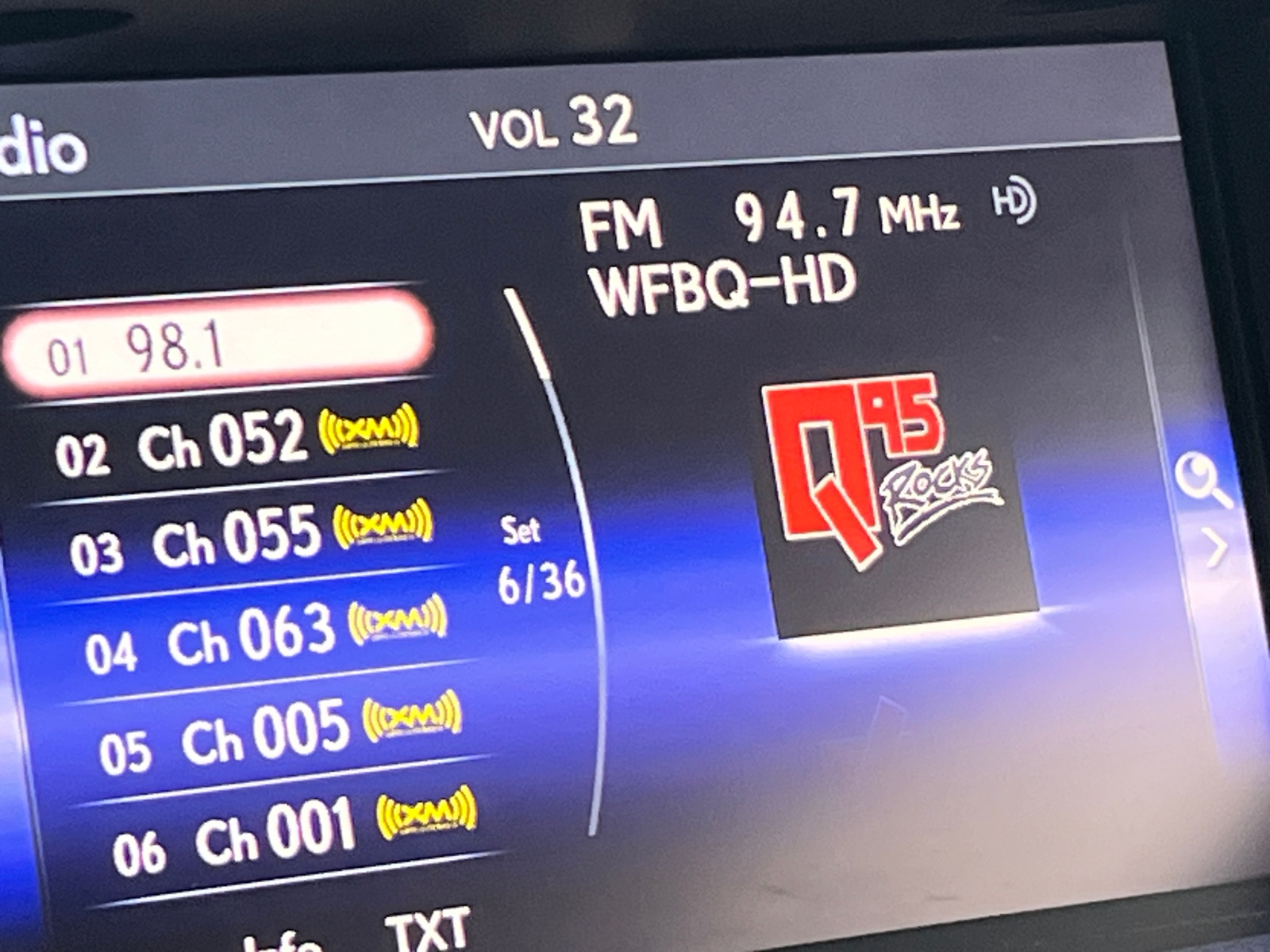 Thumbnail: 2015 Lexus ES - 3