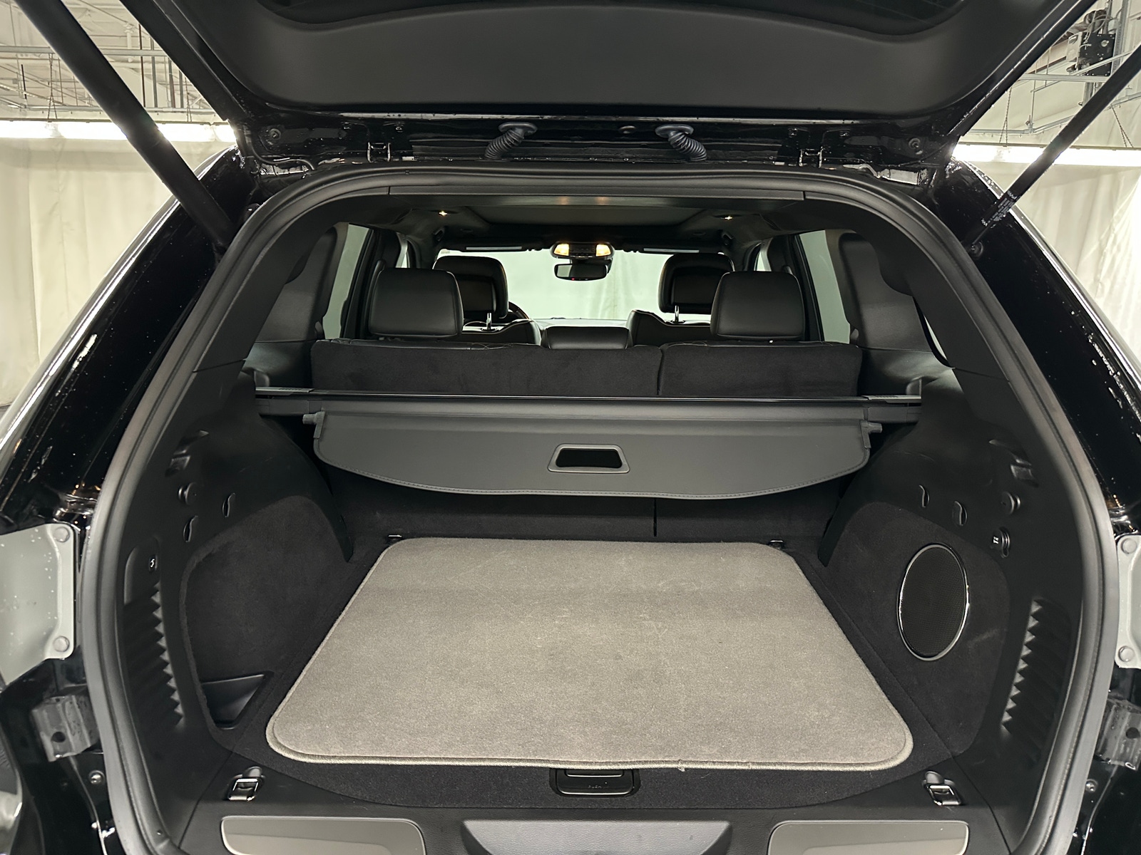 Thumbnail: 2021 Jeep Grand Cherokee - 6