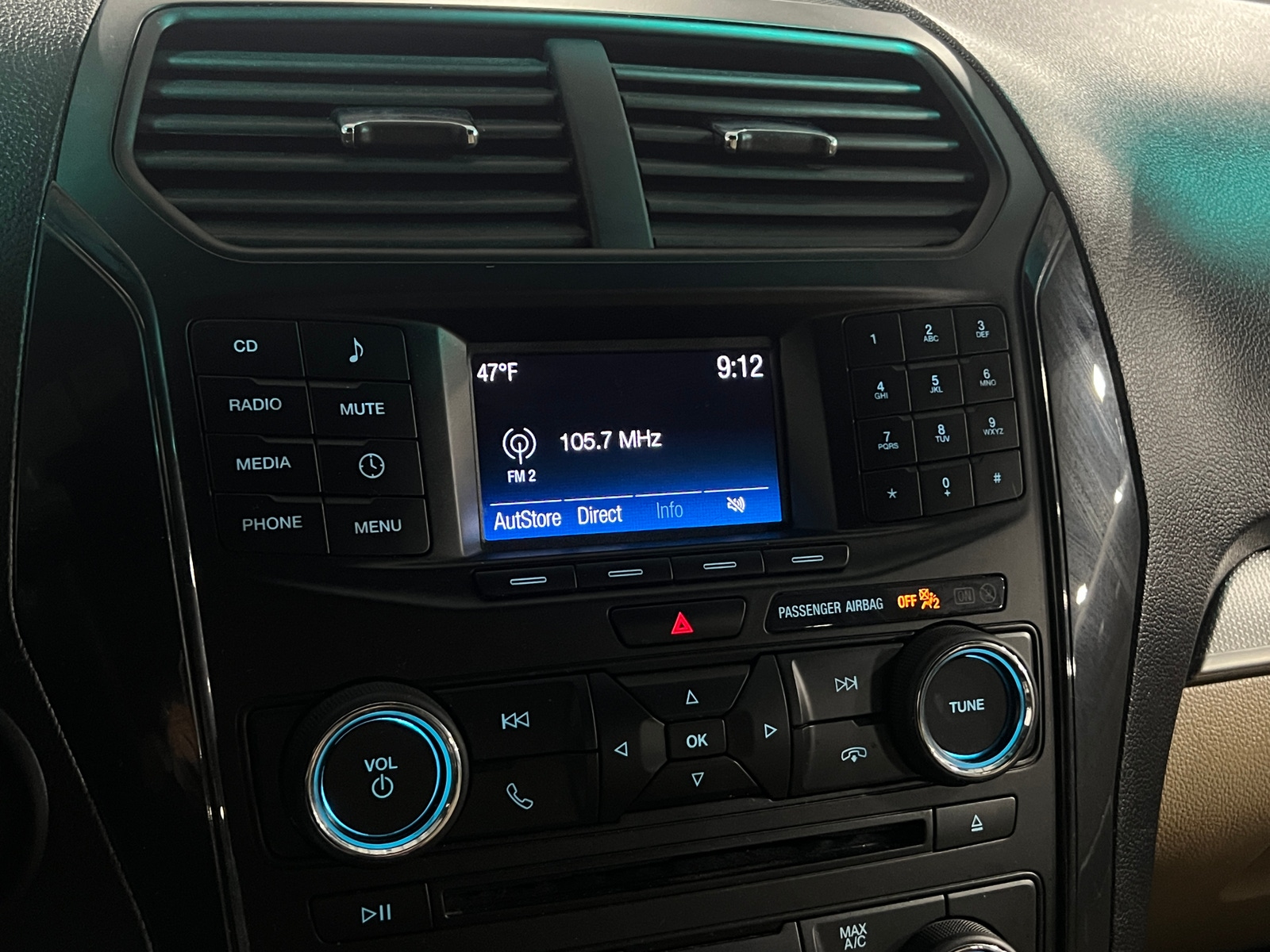 Thumbnail: 2016 Ford Explorer - 4