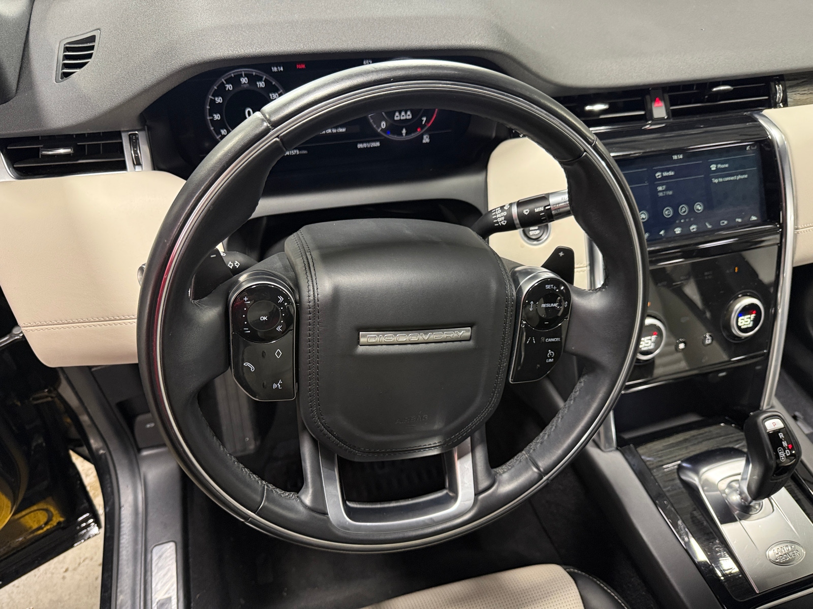 Thumbnail: 2020 Land Rover Discovery Sport - 4