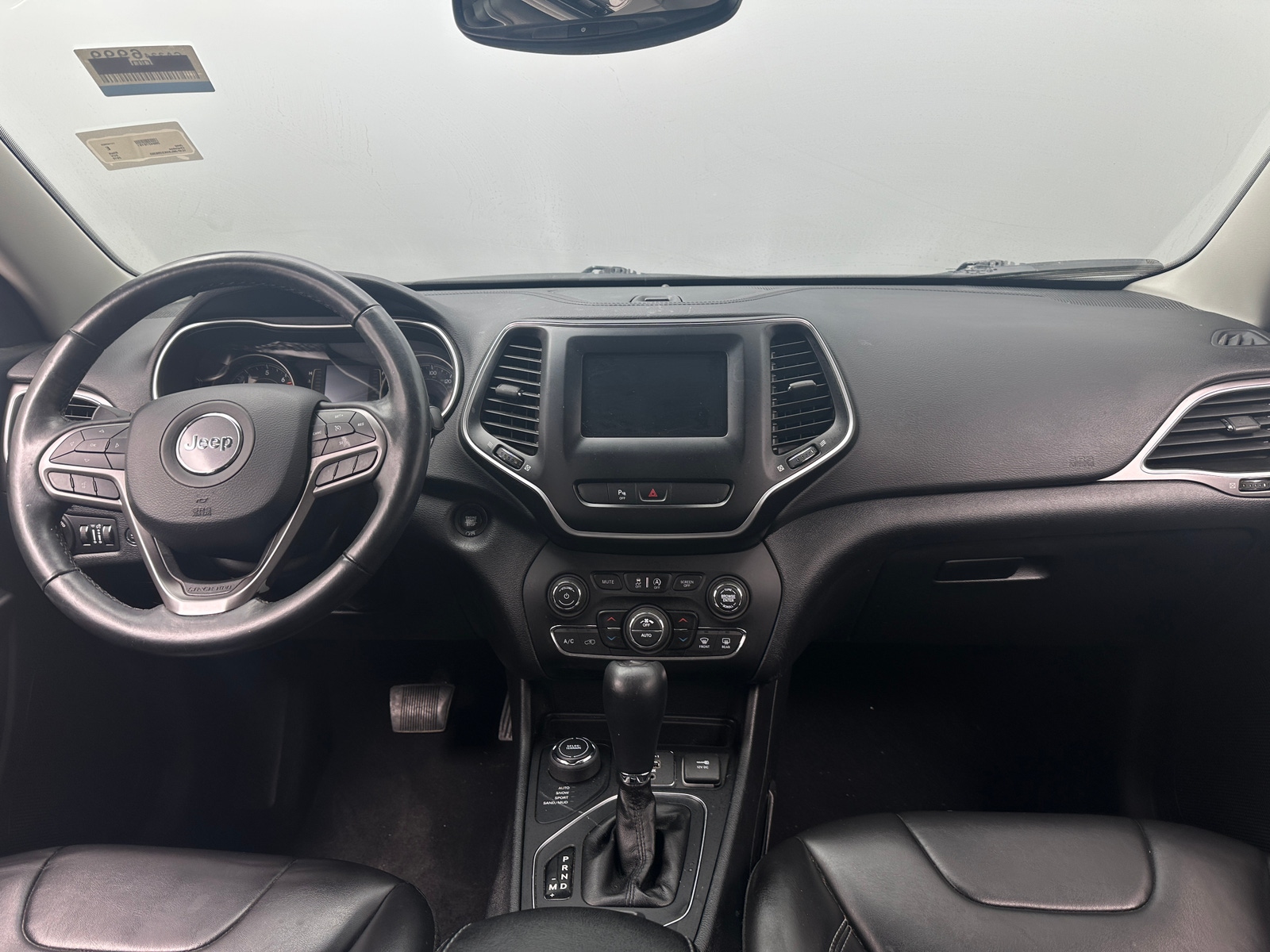 Thumbnail: 2019 Jeep Cherokee - 3