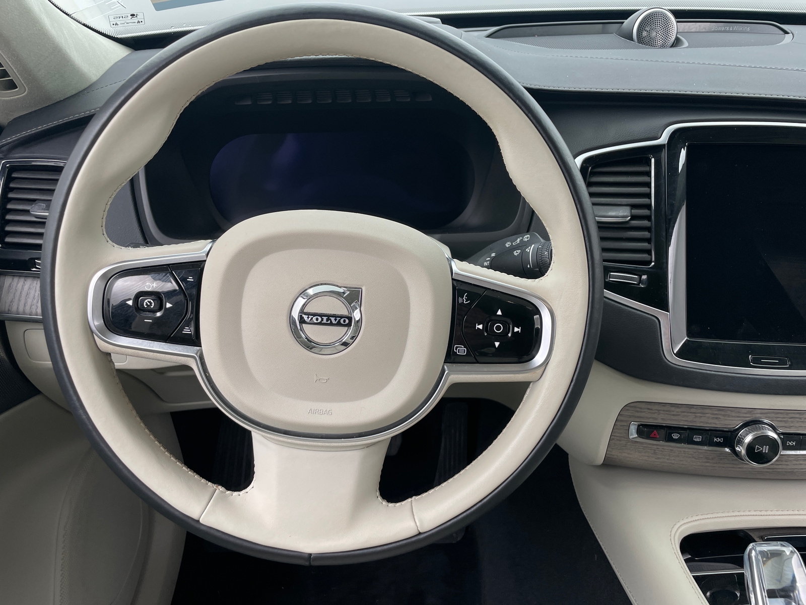 Thumbnail: 2023 Volvo XC90 - 4