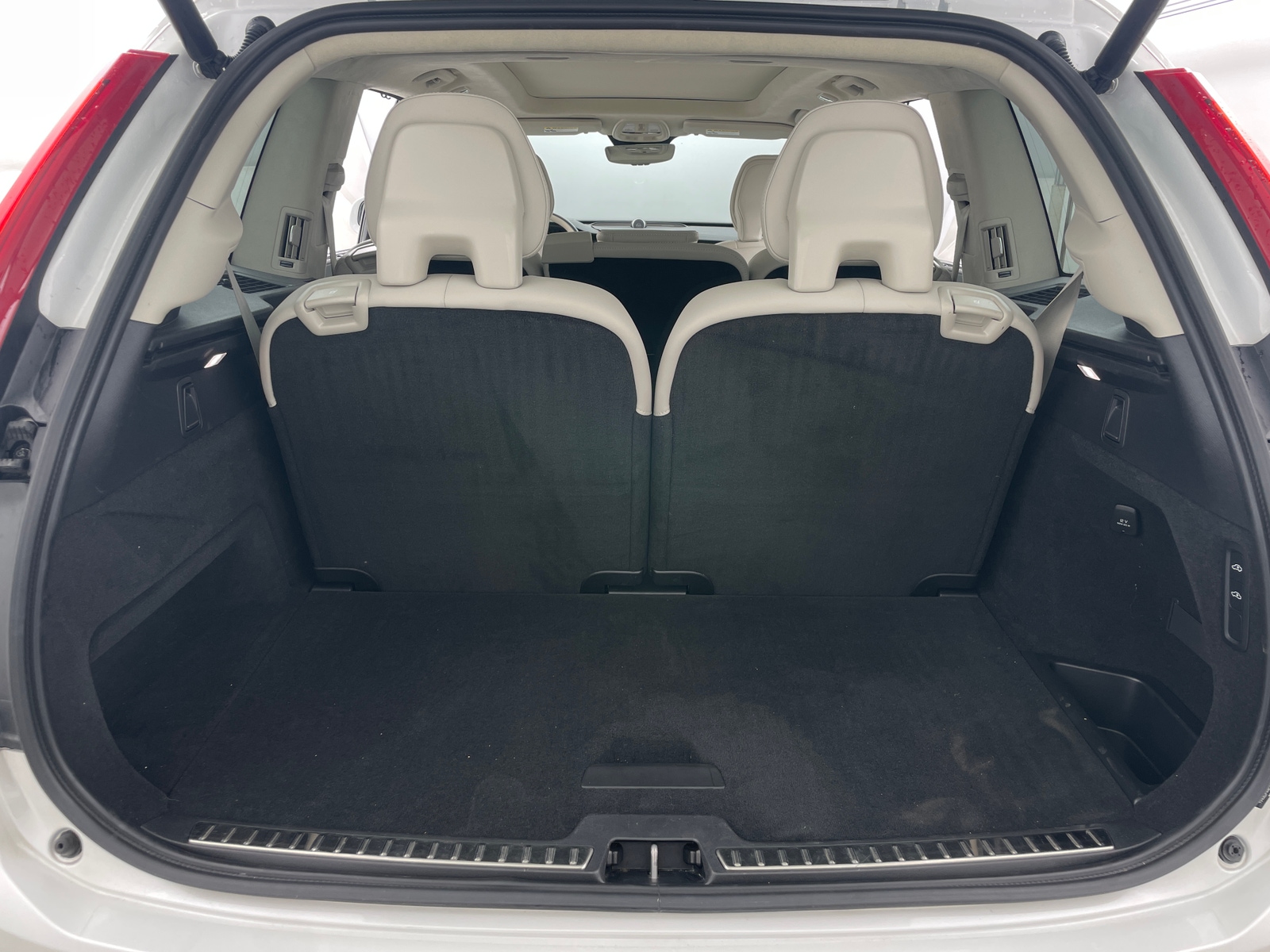 Thumbnail: 2023 Volvo XC90 - 6