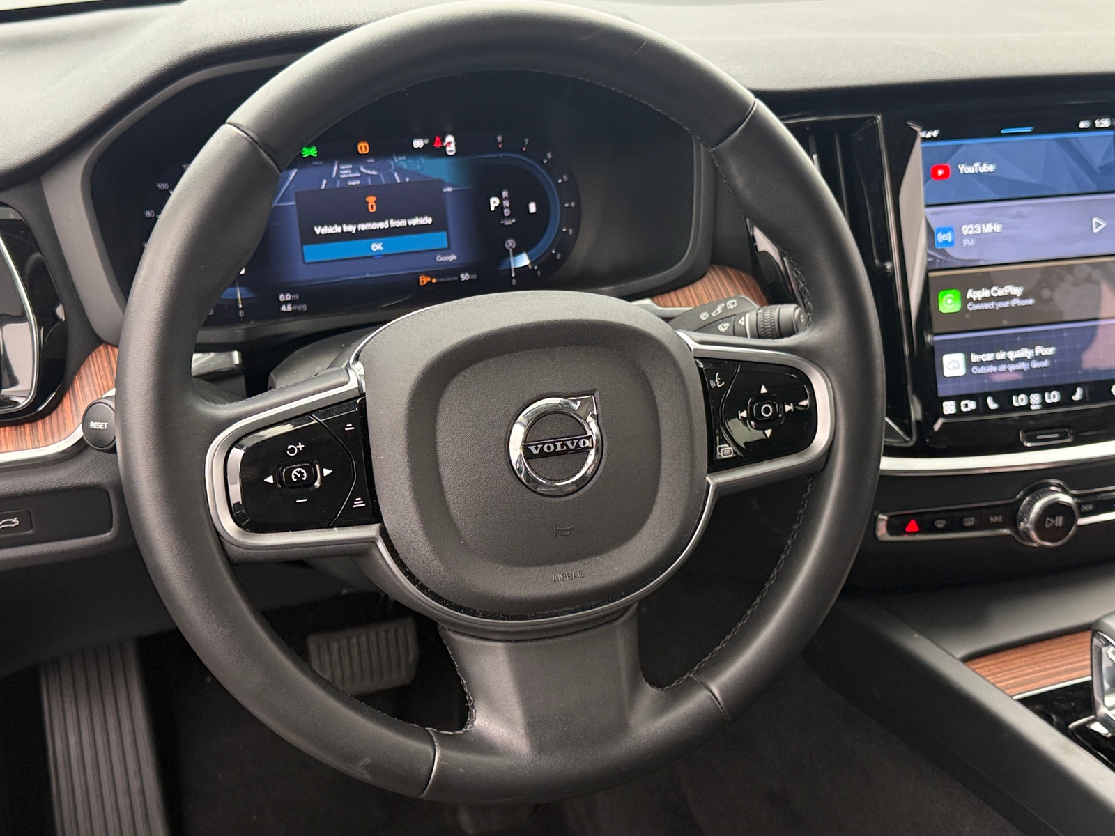 Thumbnail: 2025 Volvo V60 - 4