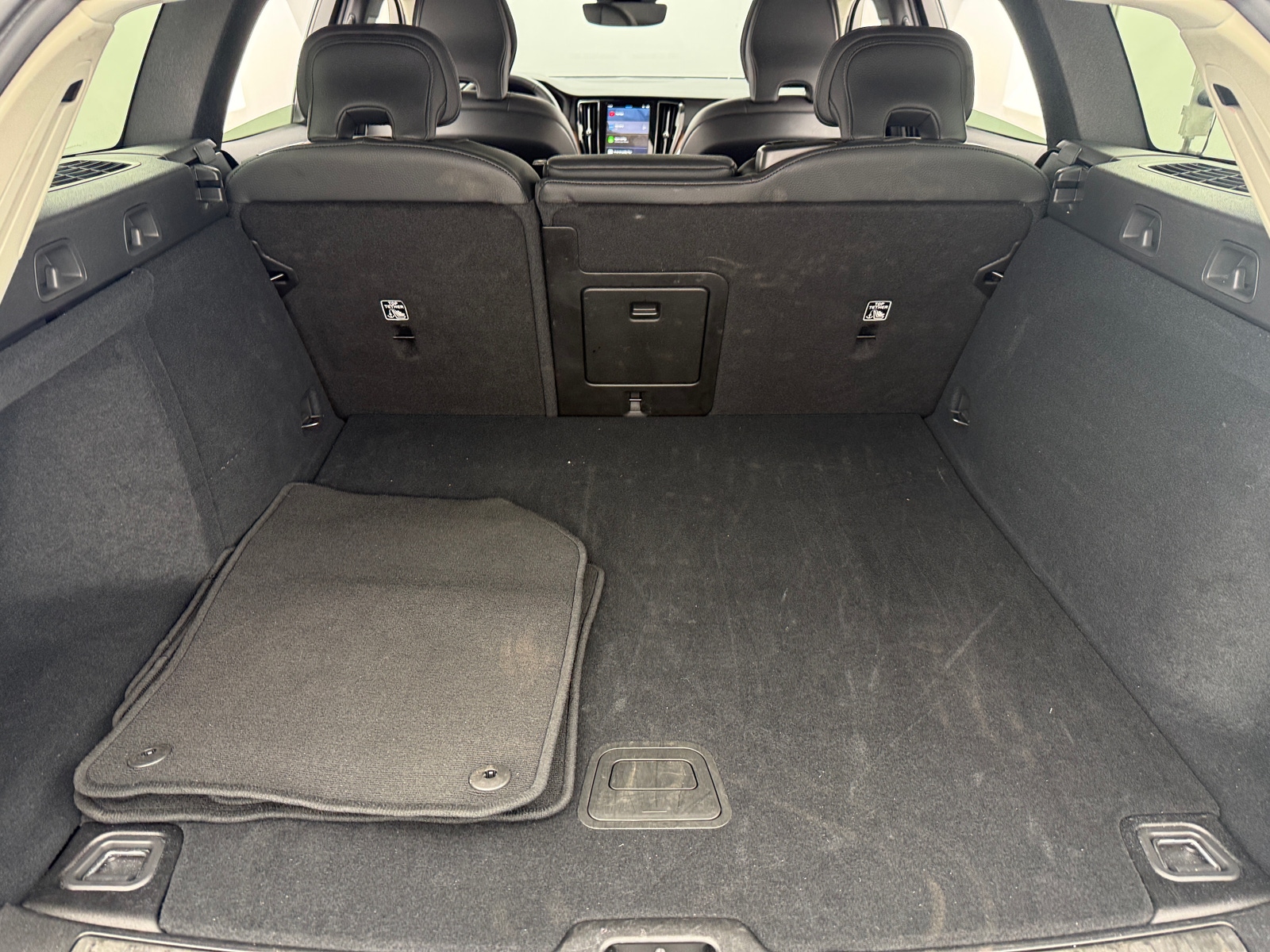 Thumbnail: 2025 Volvo V60 - 6