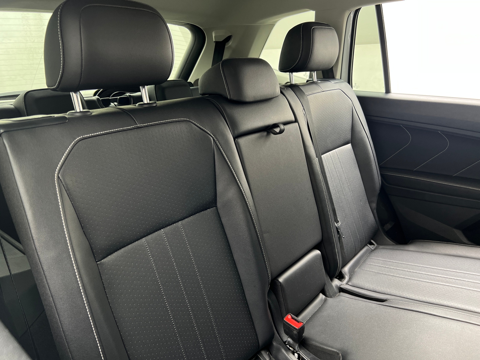 Thumbnail: 2022 Volkswagen Tiguan - 5