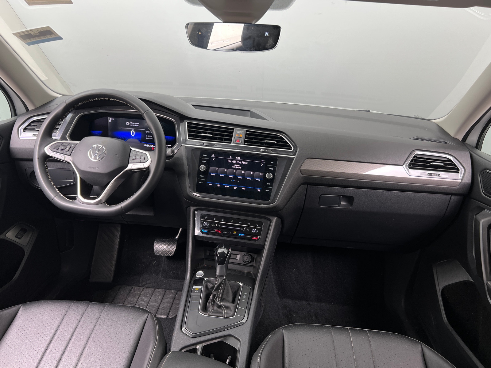 Thumbnail: 2022 Volkswagen Tiguan - 2