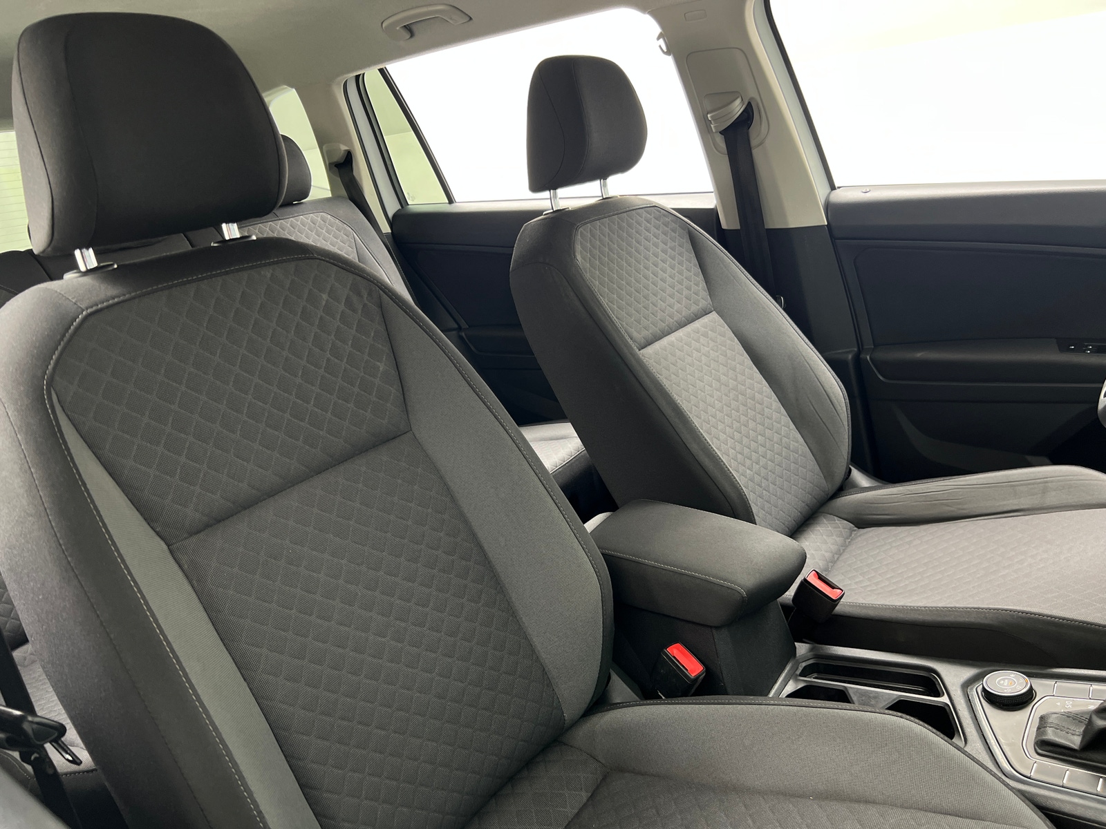 Thumbnail: 2019 Volkswagen Tiguan - 2