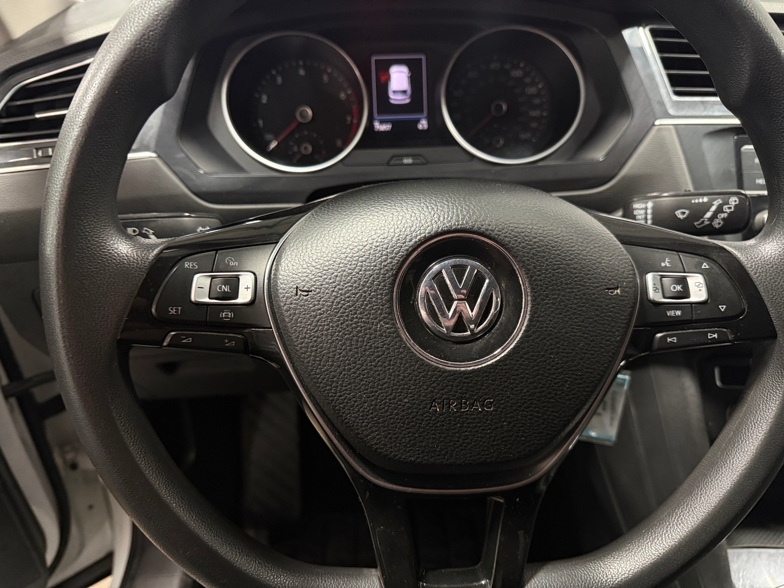 Thumbnail: 2019 Volkswagen Tiguan - 5