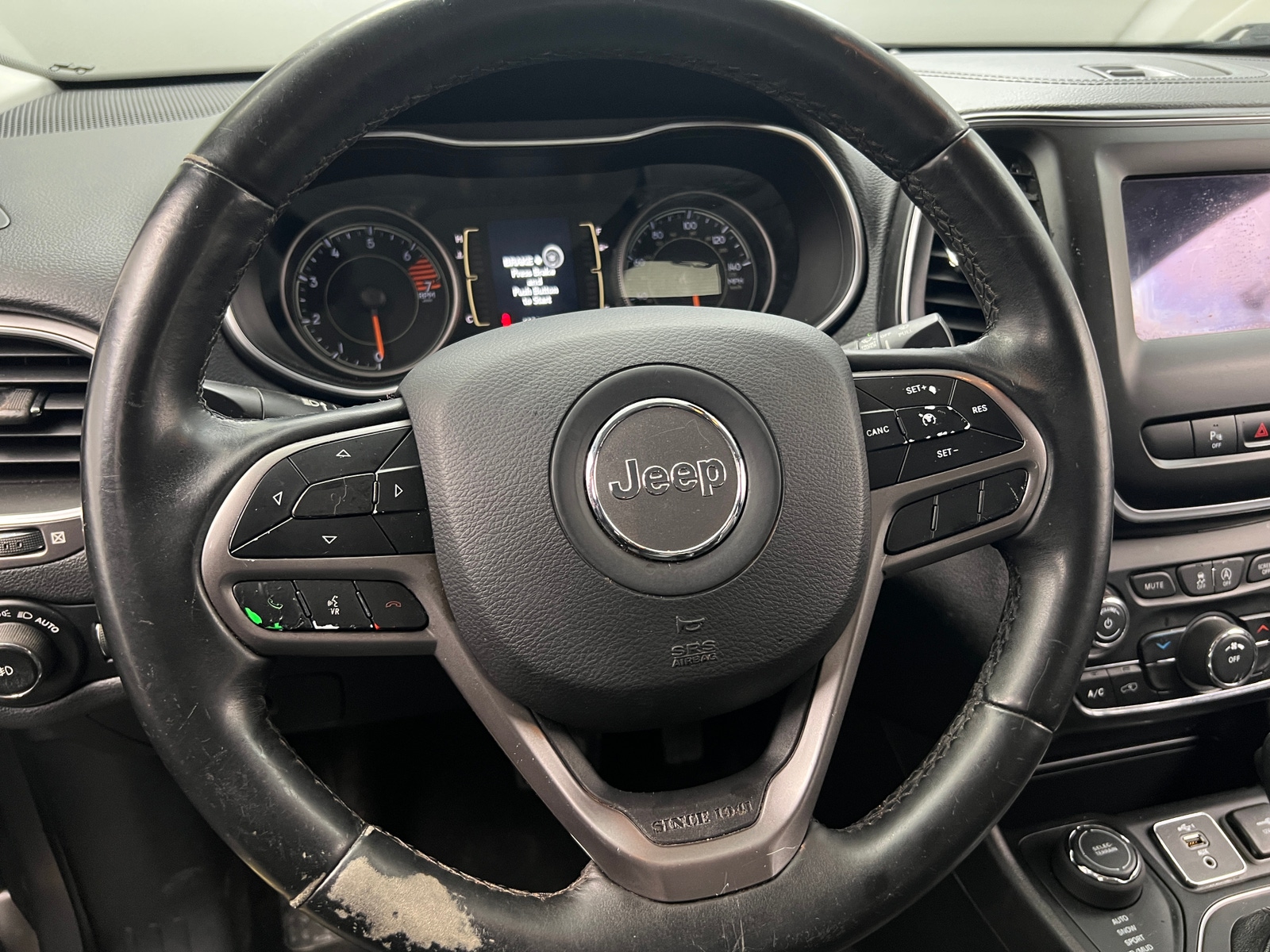 Thumbnail: 2019 Jeep Cherokee - 5