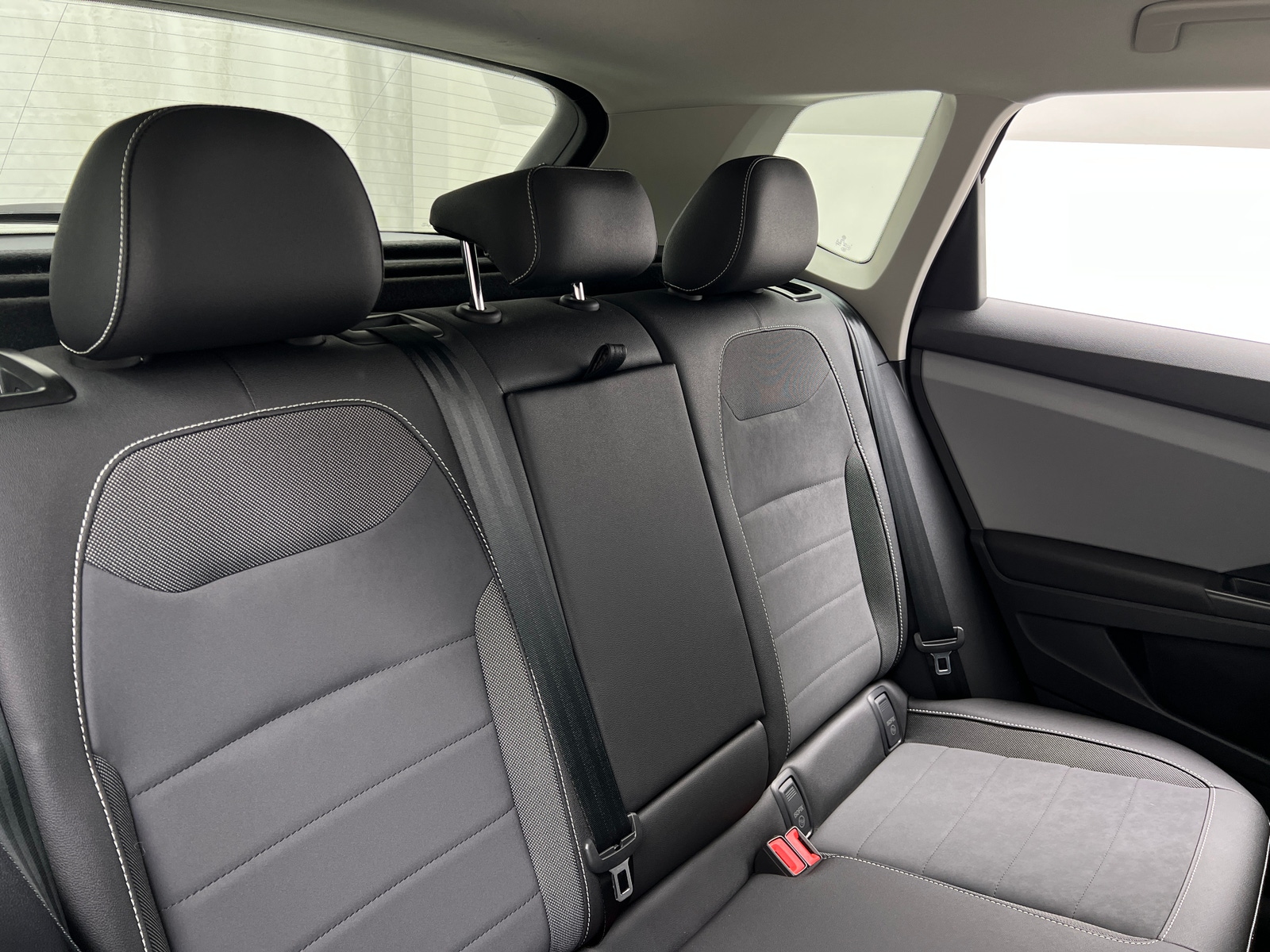 Thumbnail: 2023 Volkswagen Taos - 5