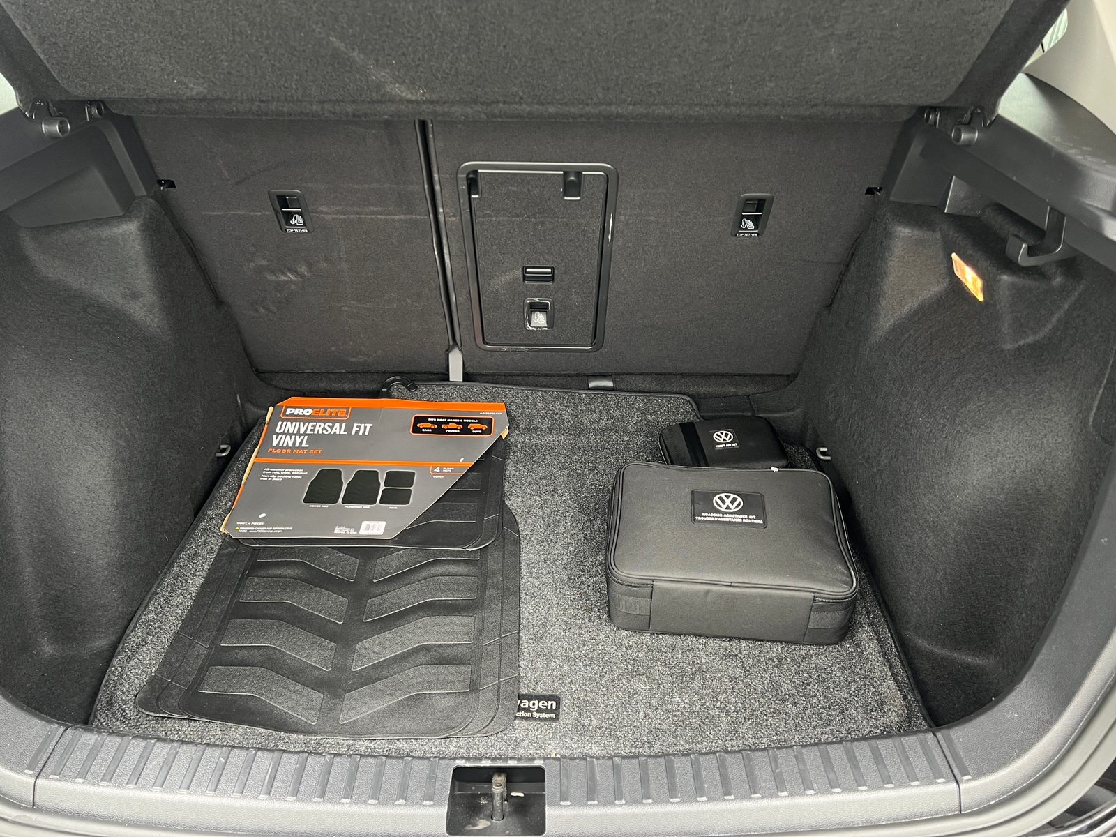 Thumbnail: 2023 Volkswagen Taos - 6