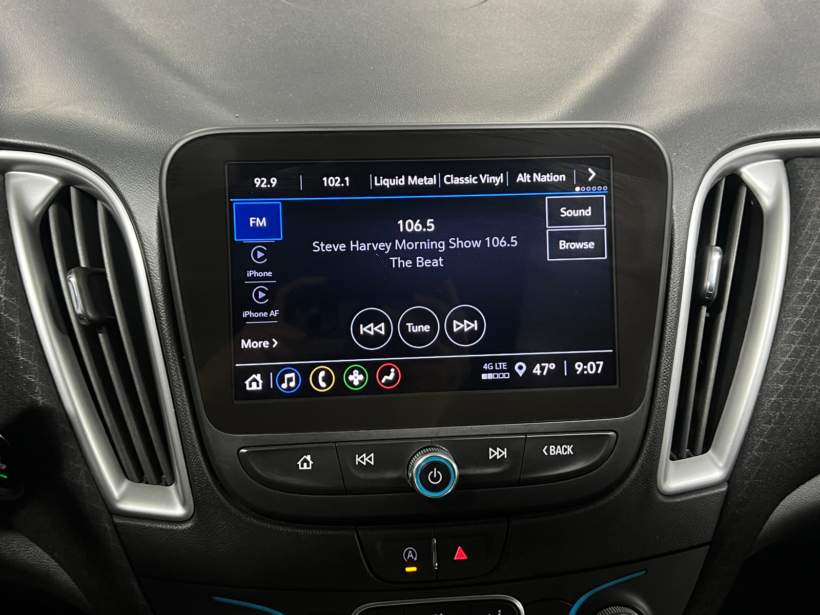 Thumbnail: 2024 Chevrolet Malibu - 4