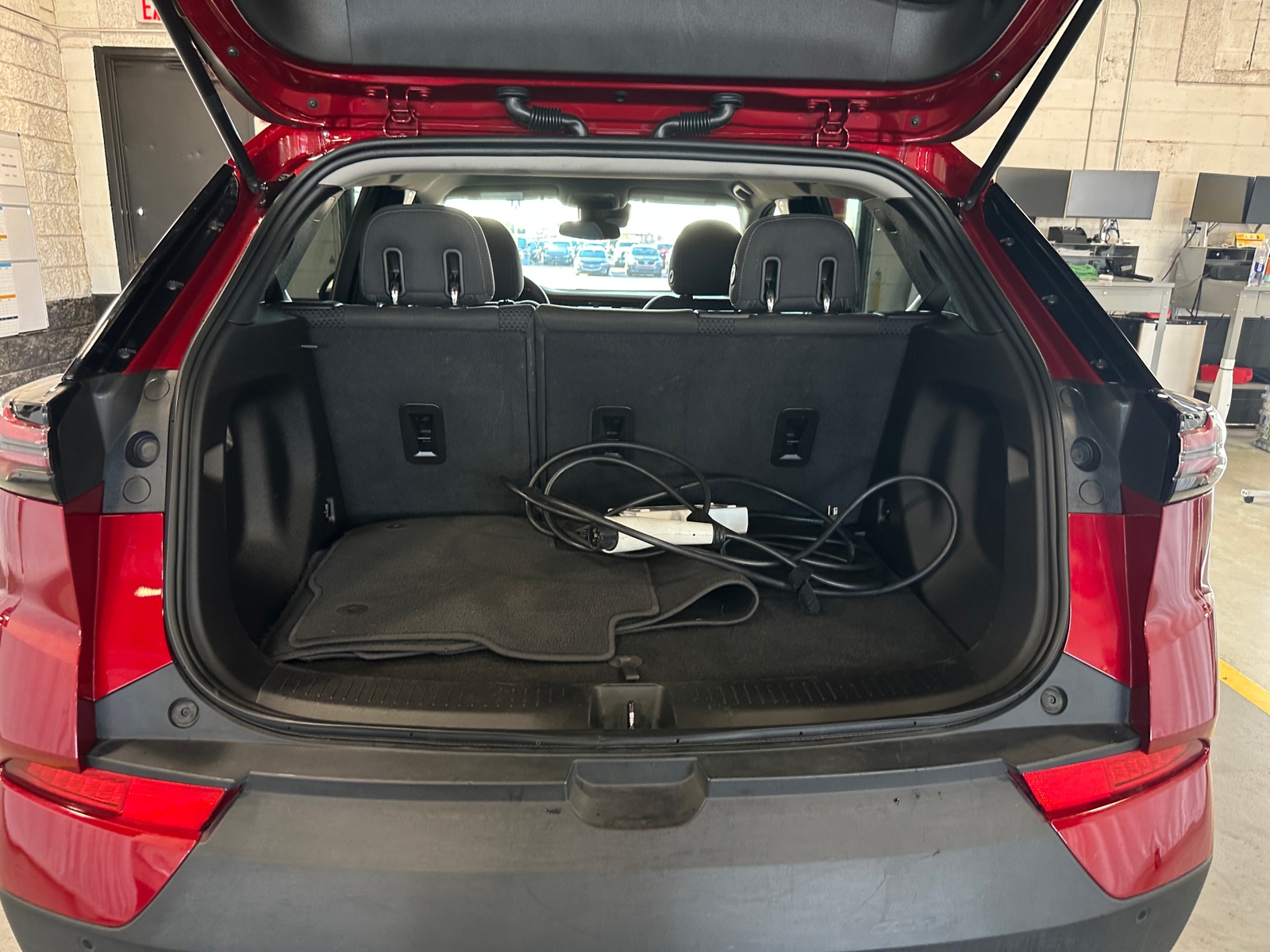 Thumbnail: 2023 Chevrolet Bolt EUV - 7