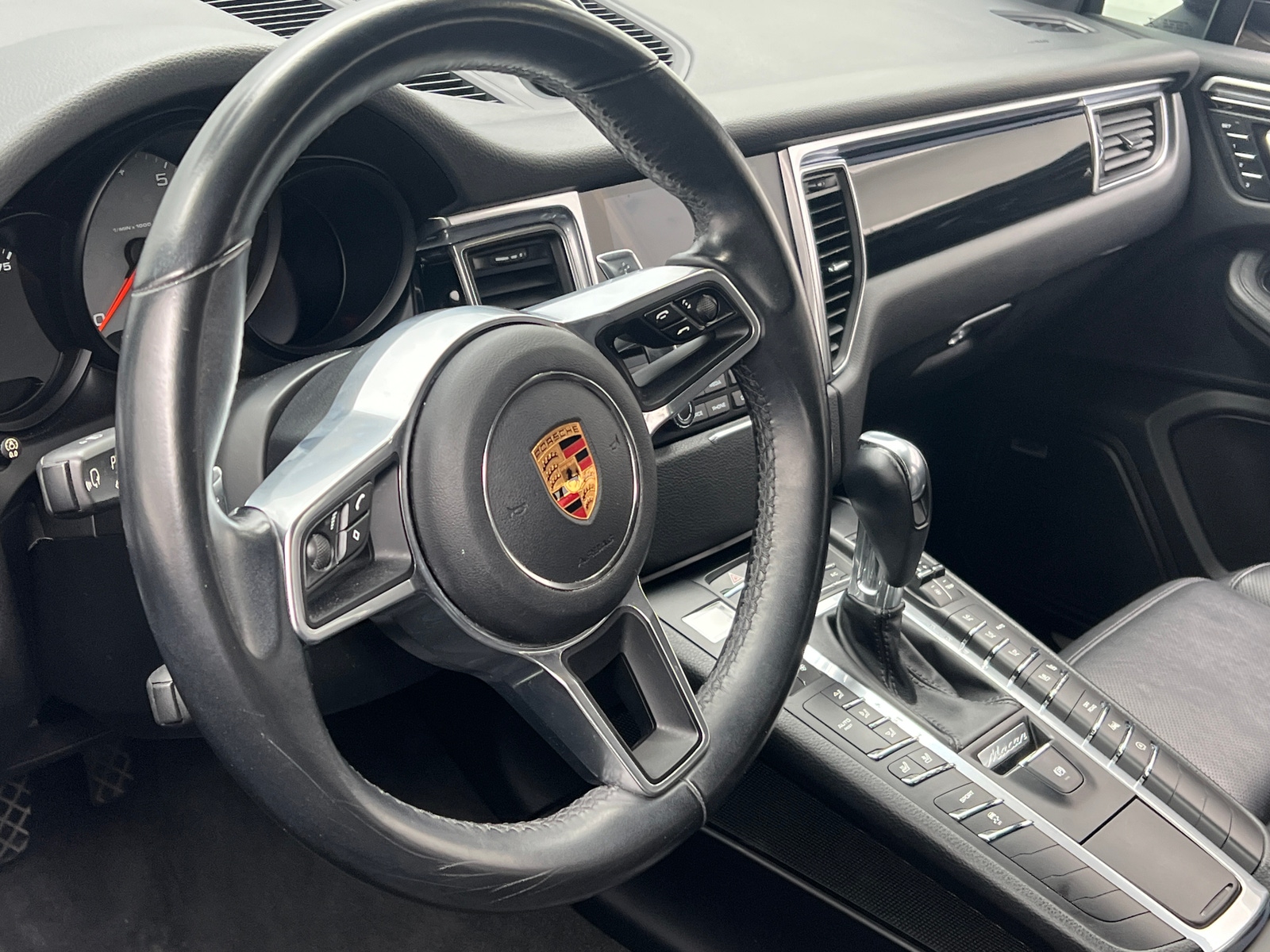 Thumbnail: 2018 Porsche Macan - 4