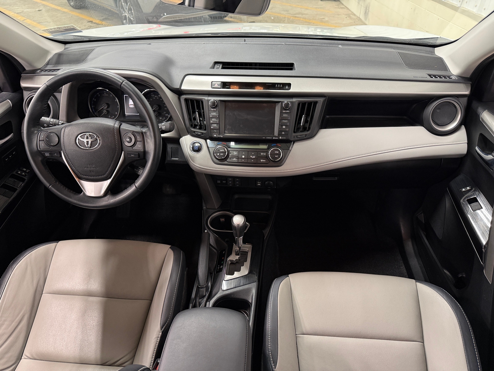 Thumbnail: 2018 Toyota RAV4 - 2