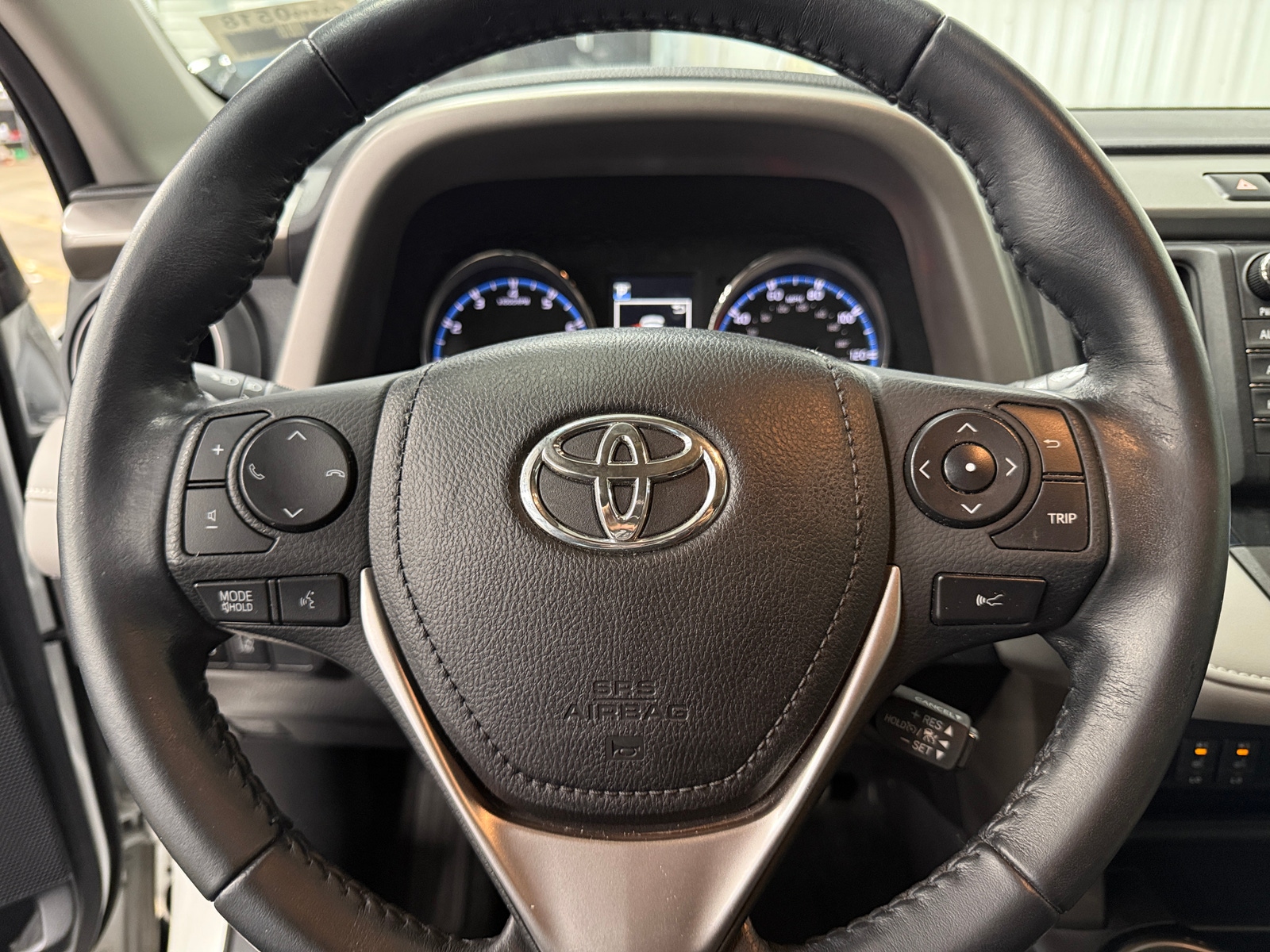 Thumbnail: 2018 Toyota RAV4 - 4