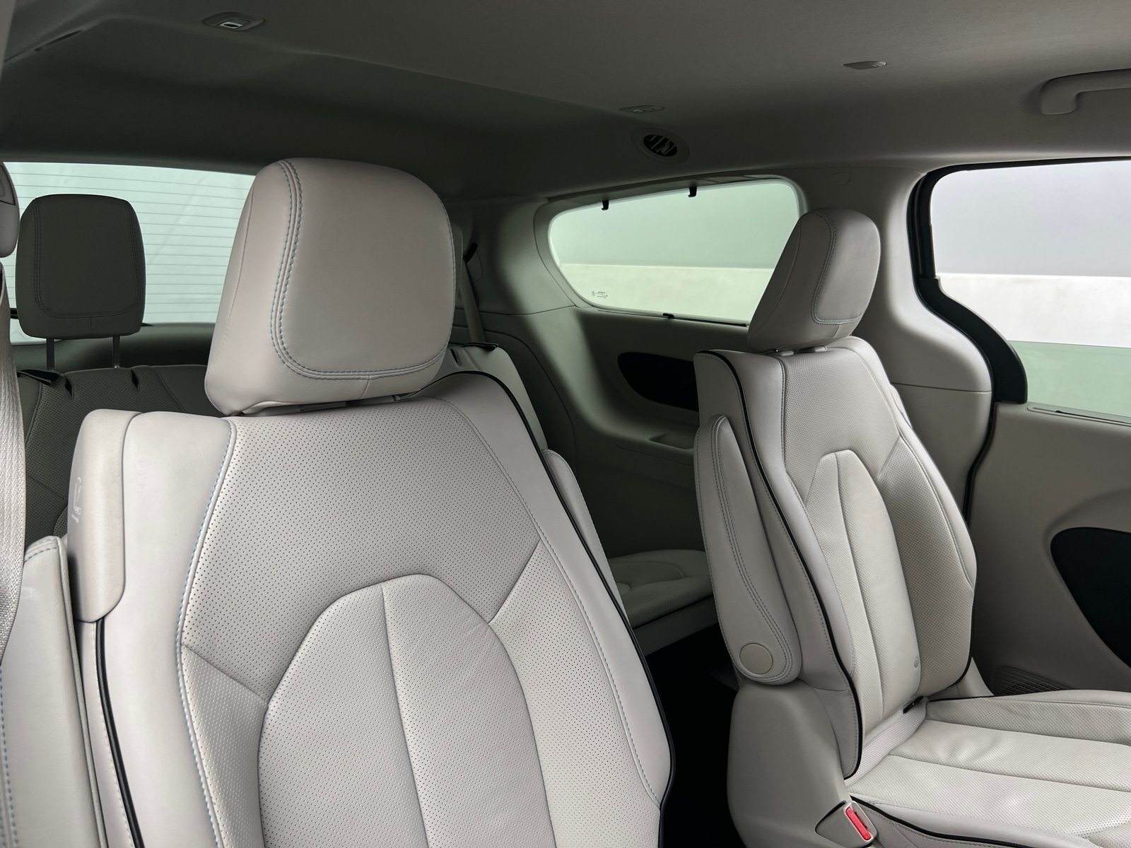 Thumbnail: 2018 Chrysler Pacifica - 5