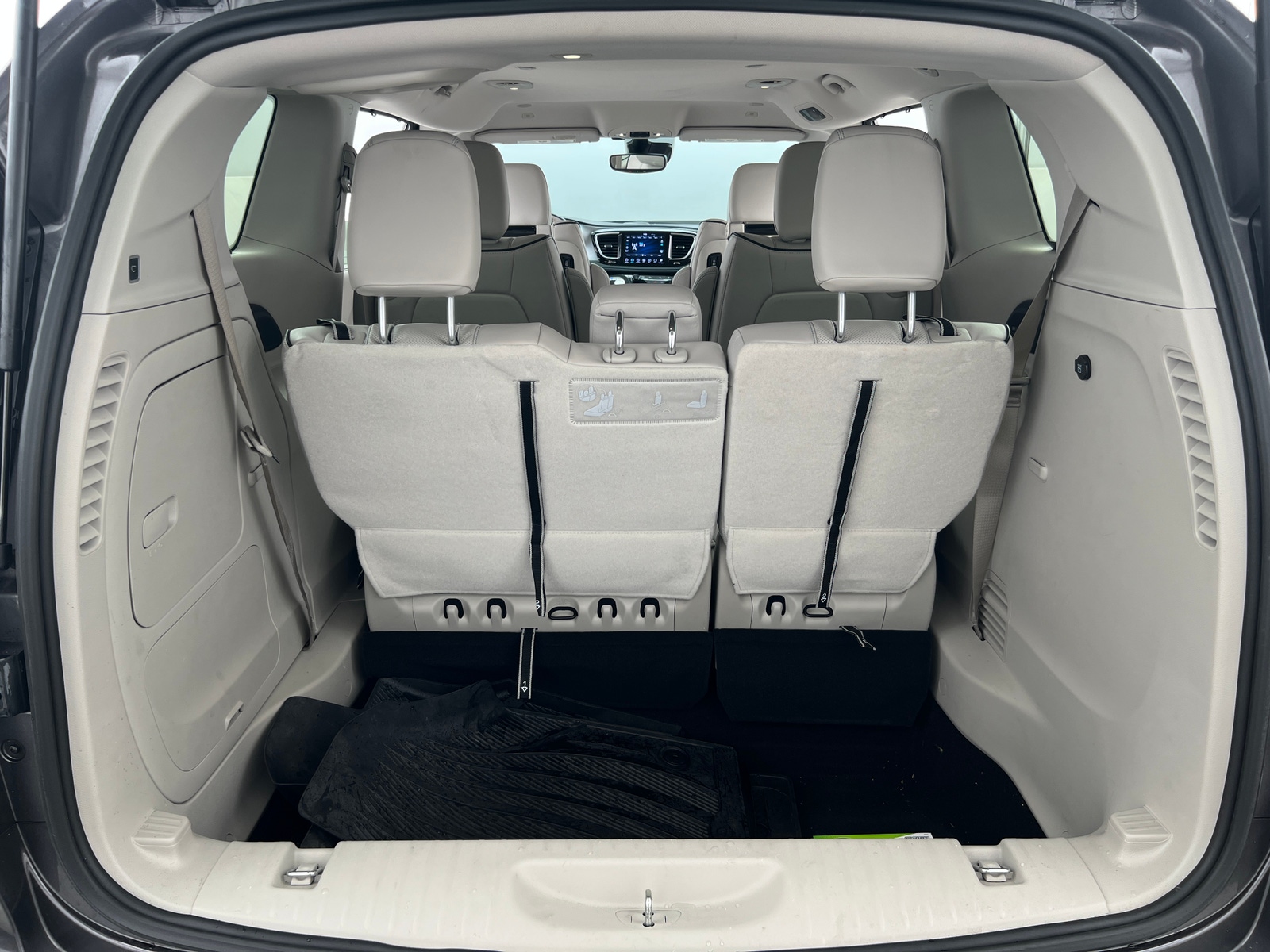 Thumbnail: 2018 Chrysler Pacifica - 6