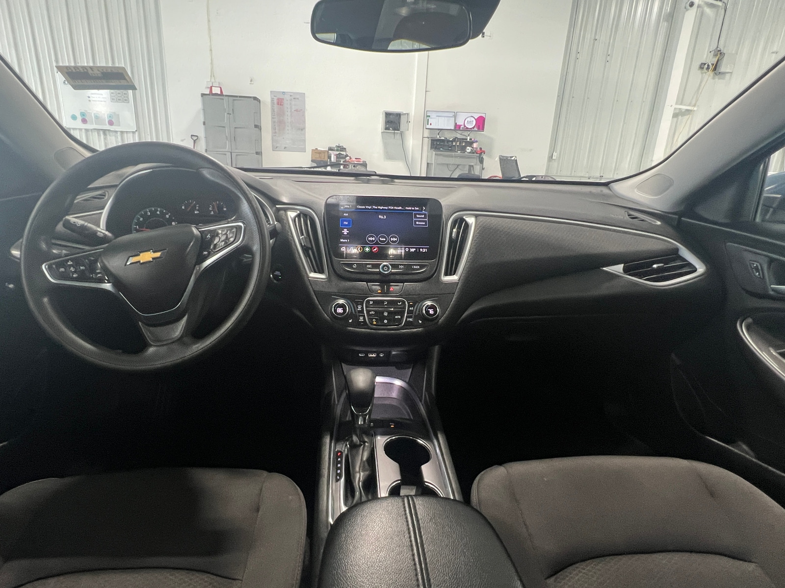 Thumbnail: 2024 Chevrolet Malibu - 3